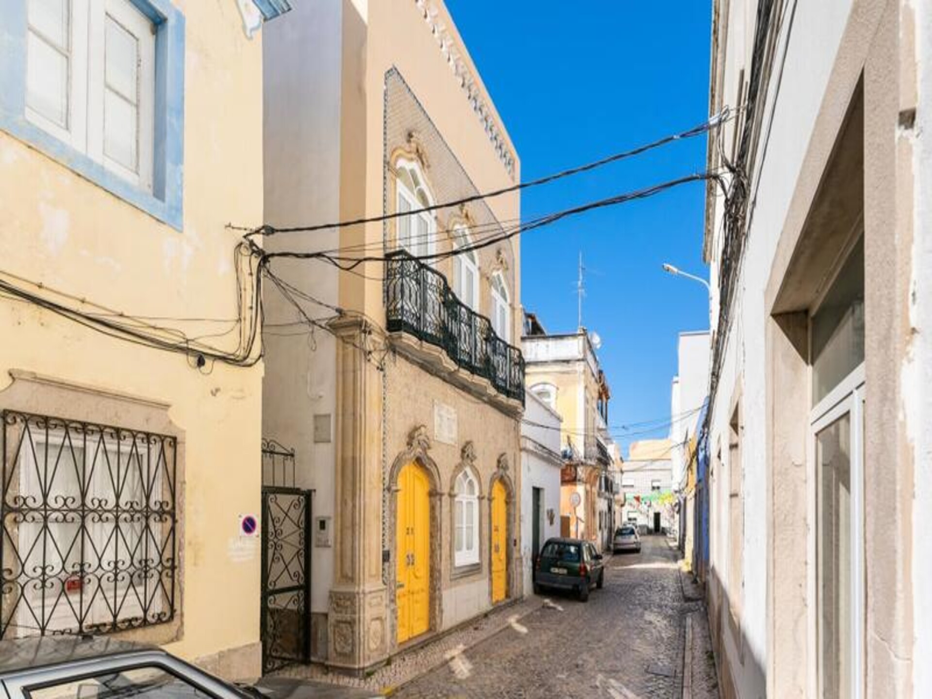 Historisch appartement in Olhão met panoramisch dakterras en uitzicht op zee - foto 46