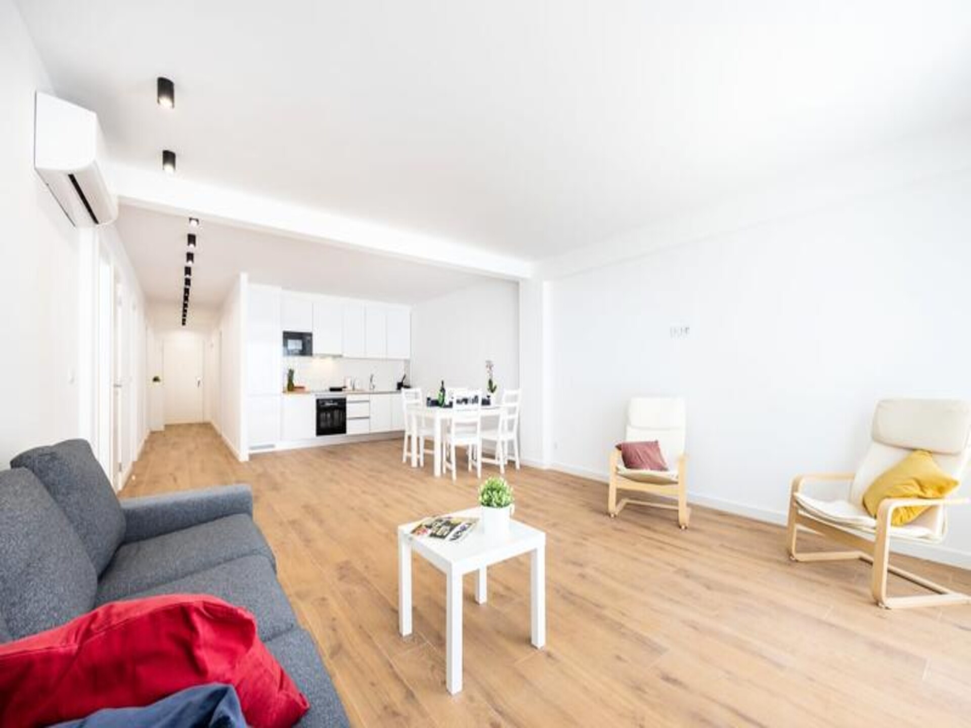 Modern appartement vlakbij Praia da Falésia met privéterras - foto 12