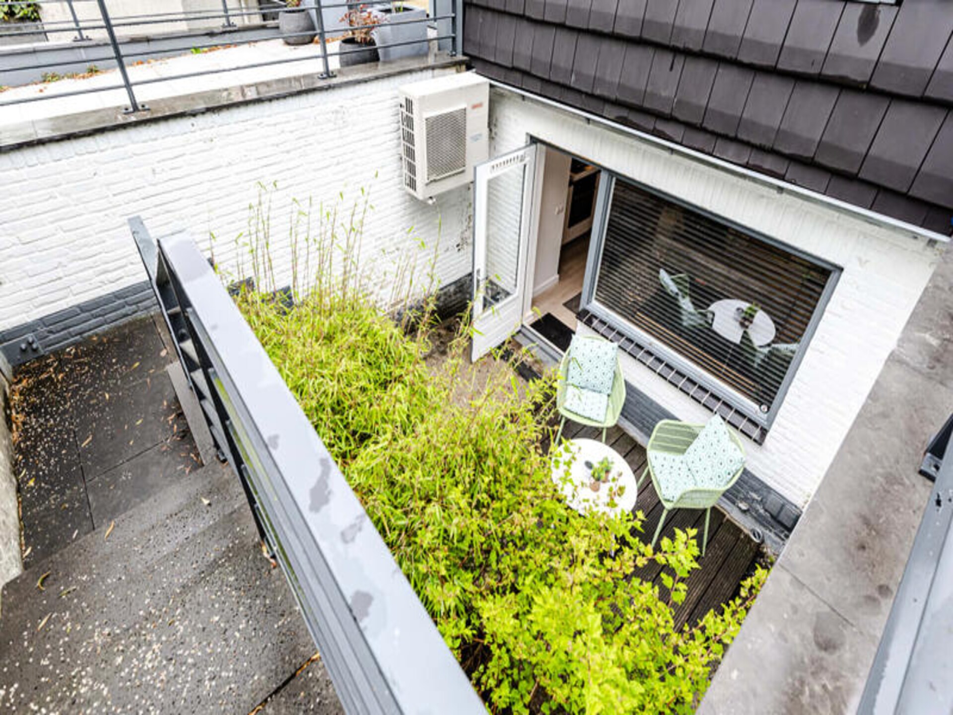 Summer House: Knus souterrain in hartje Zandvoort, 250m van zee - foto 2