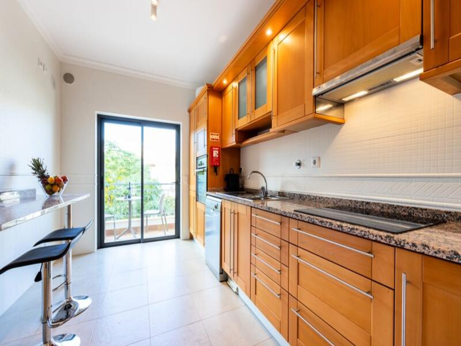 Licht appartement met zwembadzicht op loopafstand van Porto de Mos strand - foto 4