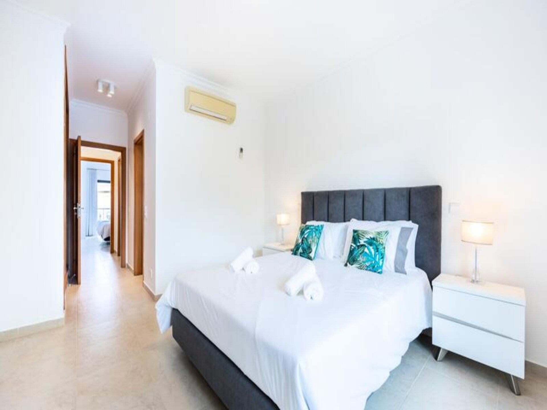 Licht appartement met zwembadzicht op loopafstand van Porto de Mos strand - foto 17