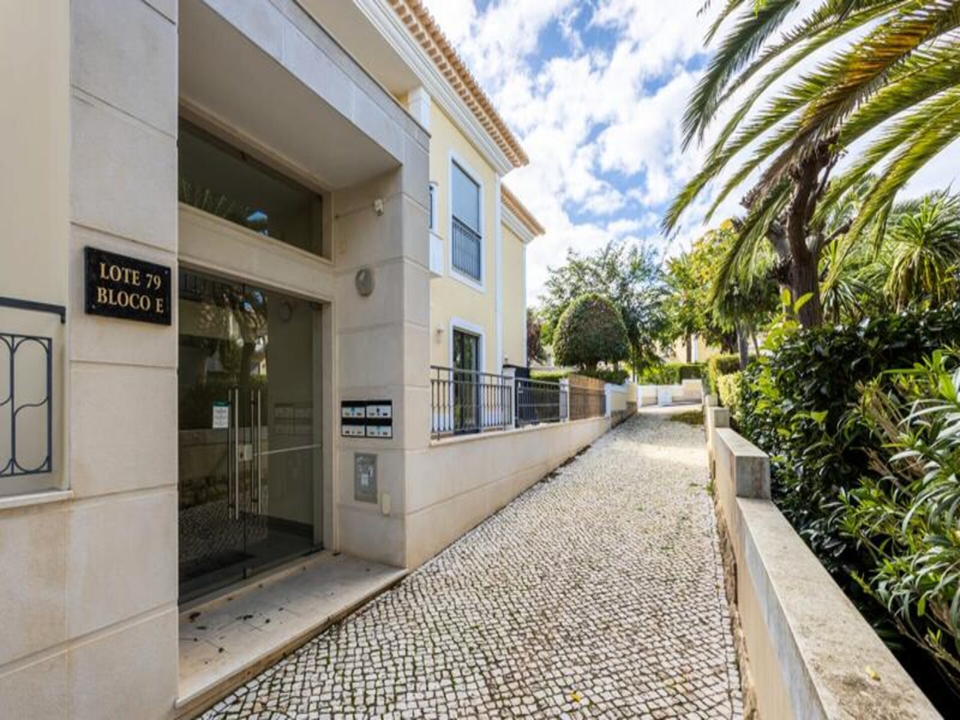Licht appartement met zwembadzicht op loopafstand van Porto de Mos strand - foto 22