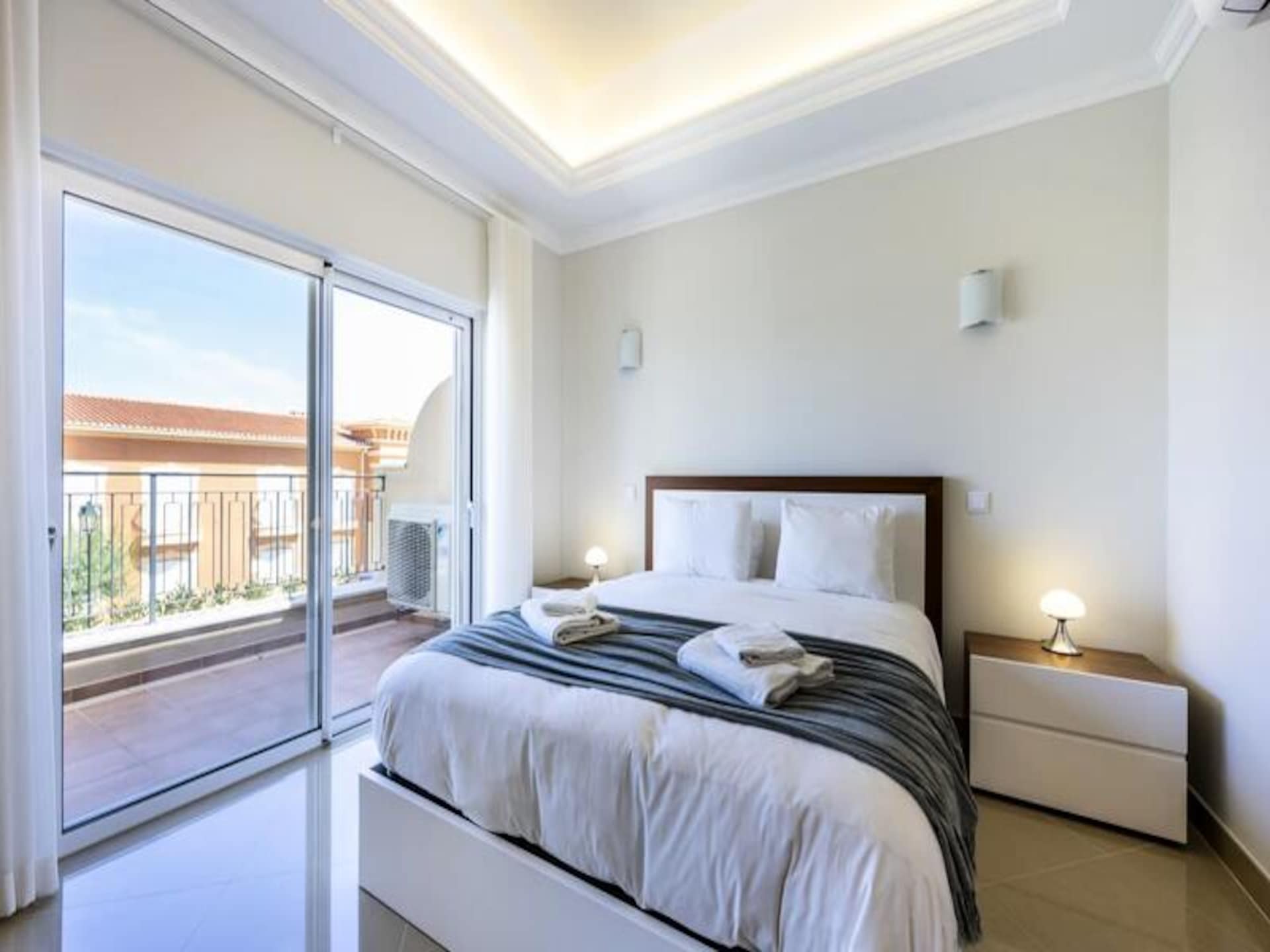 Luxe 4-slaapkamer appartement in Boa Vista Resort, Lagos - foto 8