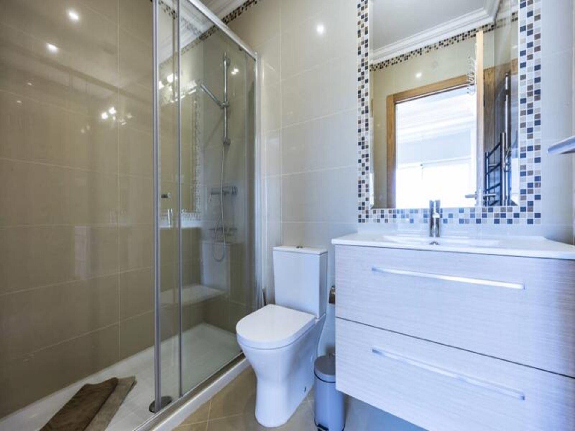 Luxe 4-slaapkamer appartement in Boa Vista Resort, Lagos - foto 13