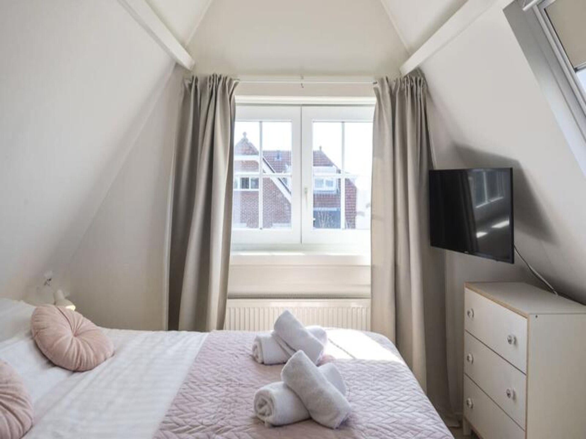 Romantische zolderstudio op 5 minuten van het strand van Zandvoort - foto 10