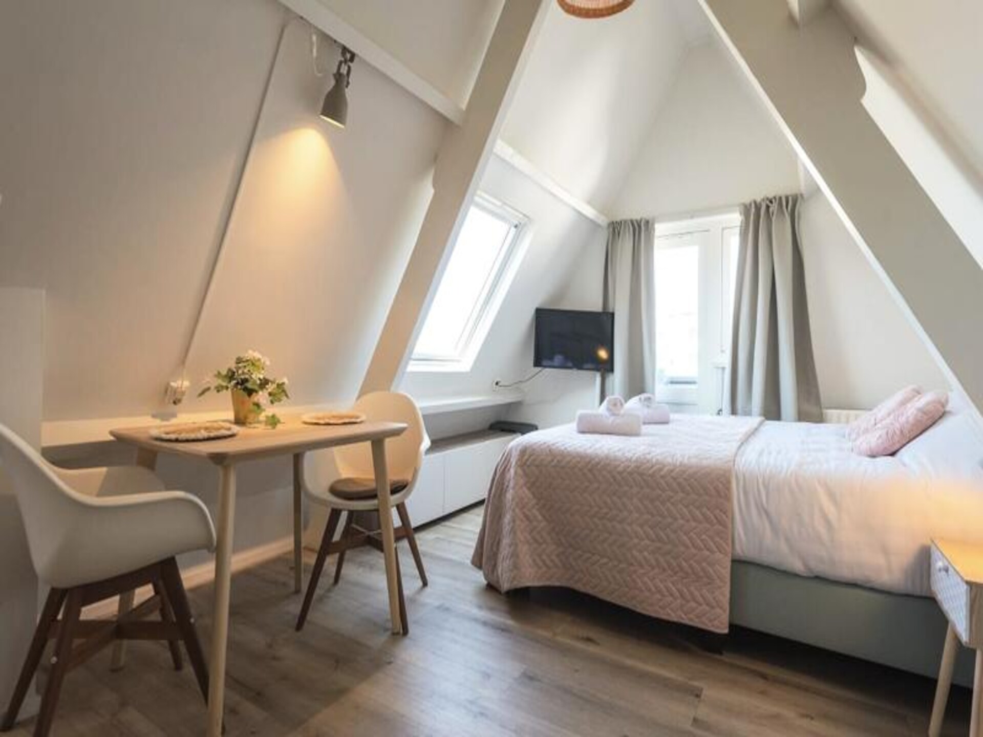 Romantische zolderstudio op 5 minuten van strand Zandvoort - foto 2