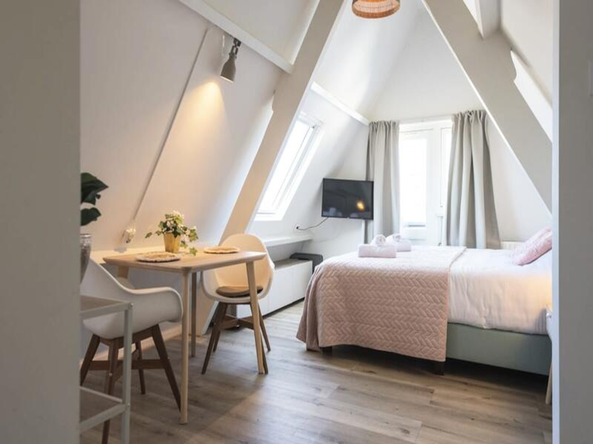 Romantische zolderstudio op 5 minuten van strand Zandvoort - foto 9