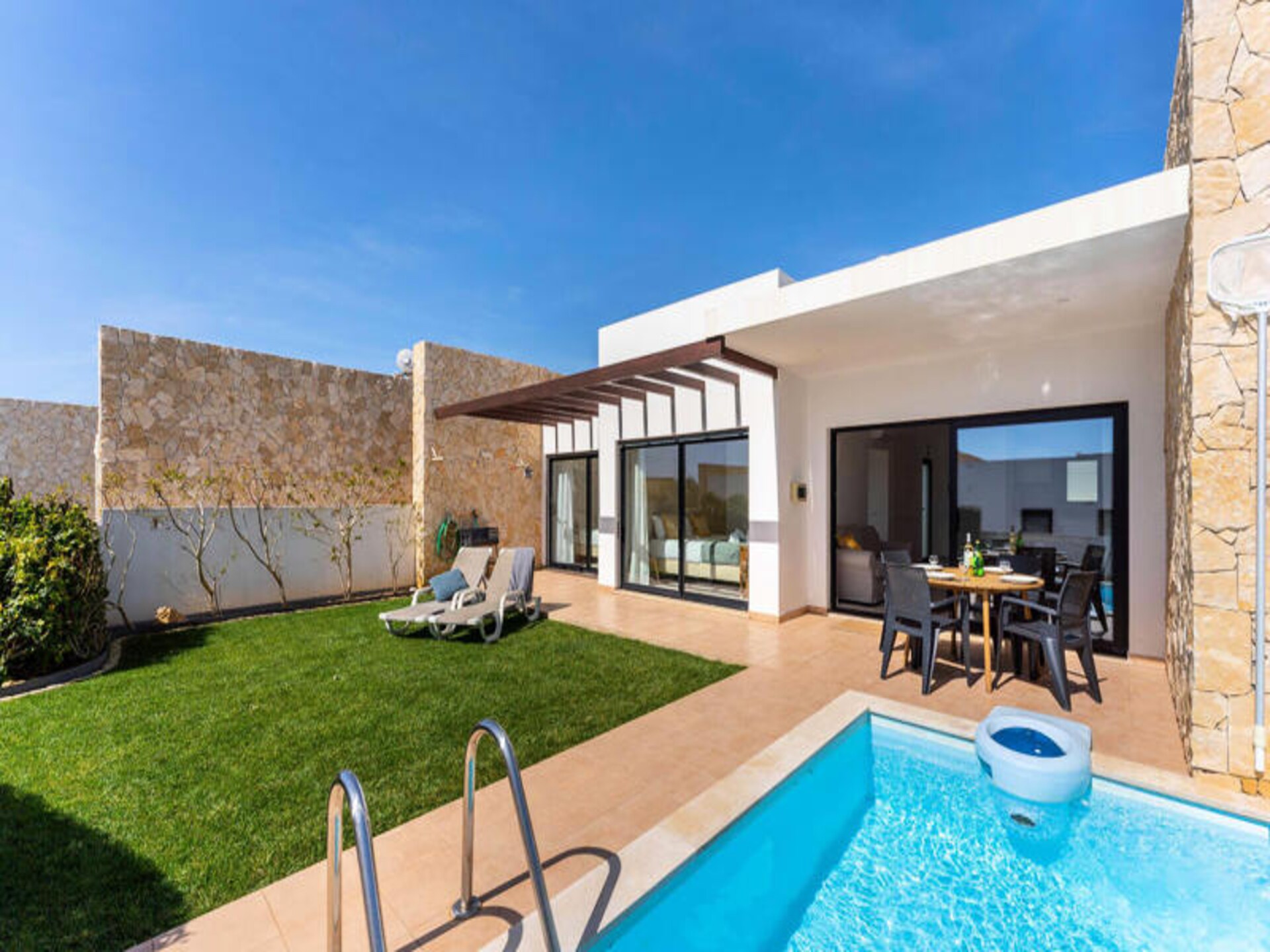 Knus appartement met zwembad en tuin op 1 km van de stranden van Sagres - foto 1