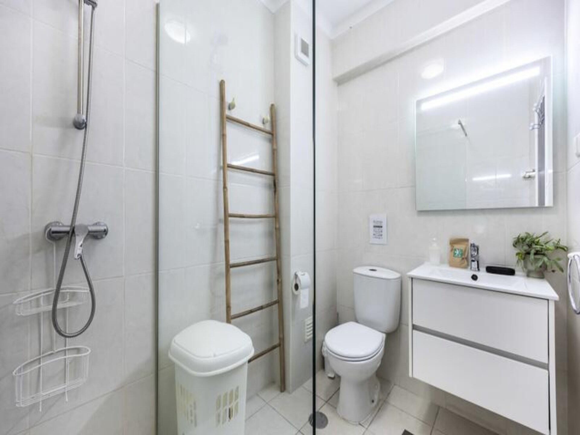 Gerenoveerd appartement aan het zwembad in het hart van Carvoeiro - foto 11