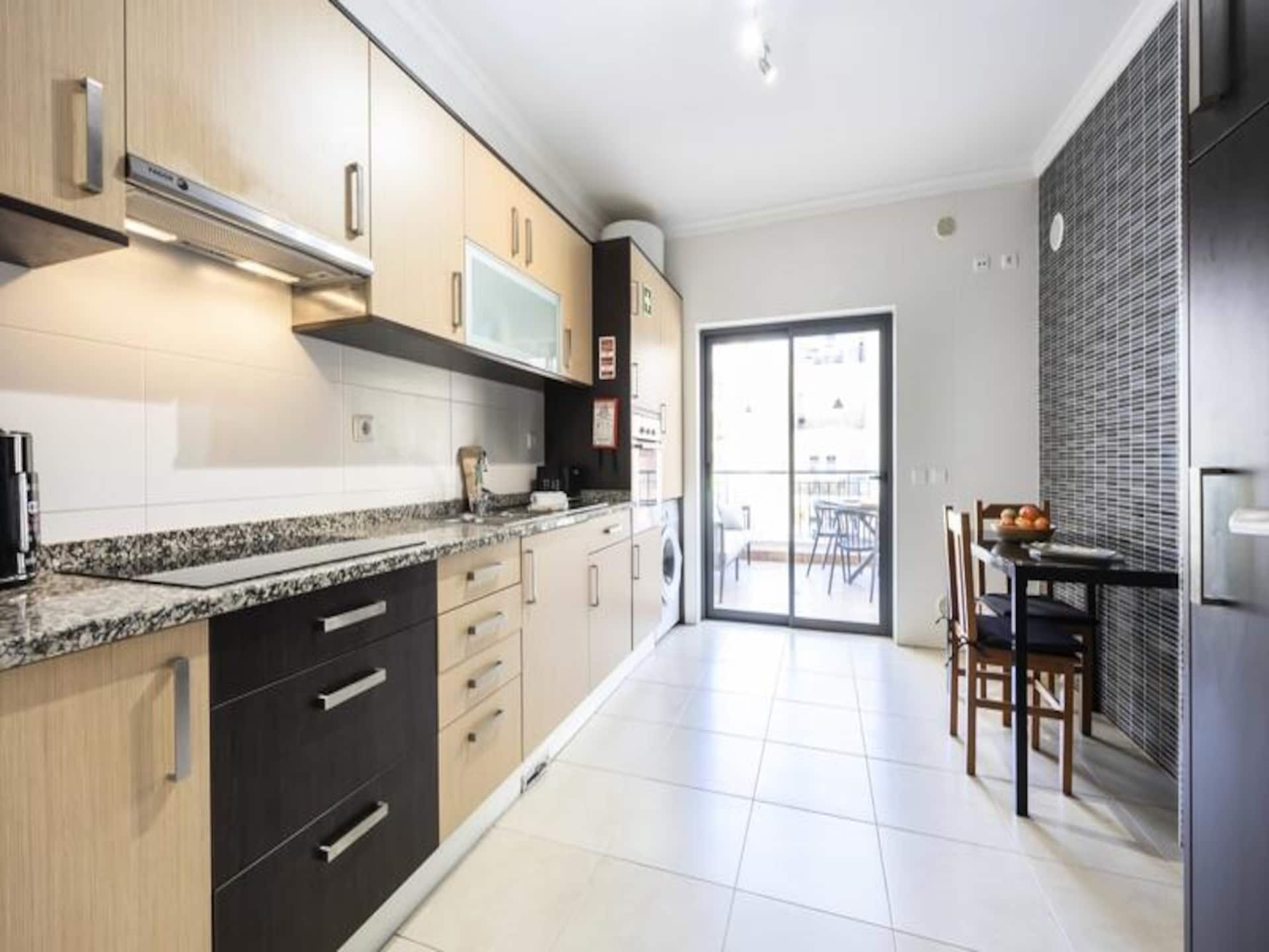 Licht appartement in Lagos met zwembad, fitness & privébalkons op zuiden - foto 3