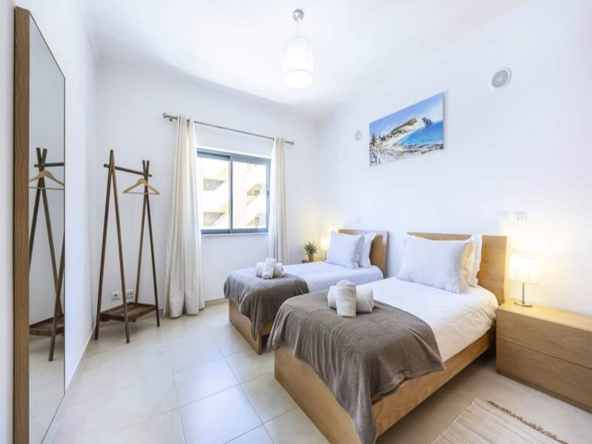 Licht appartement in Lagos met zwembad, fitness & privébalkons op zuiden - foto 7