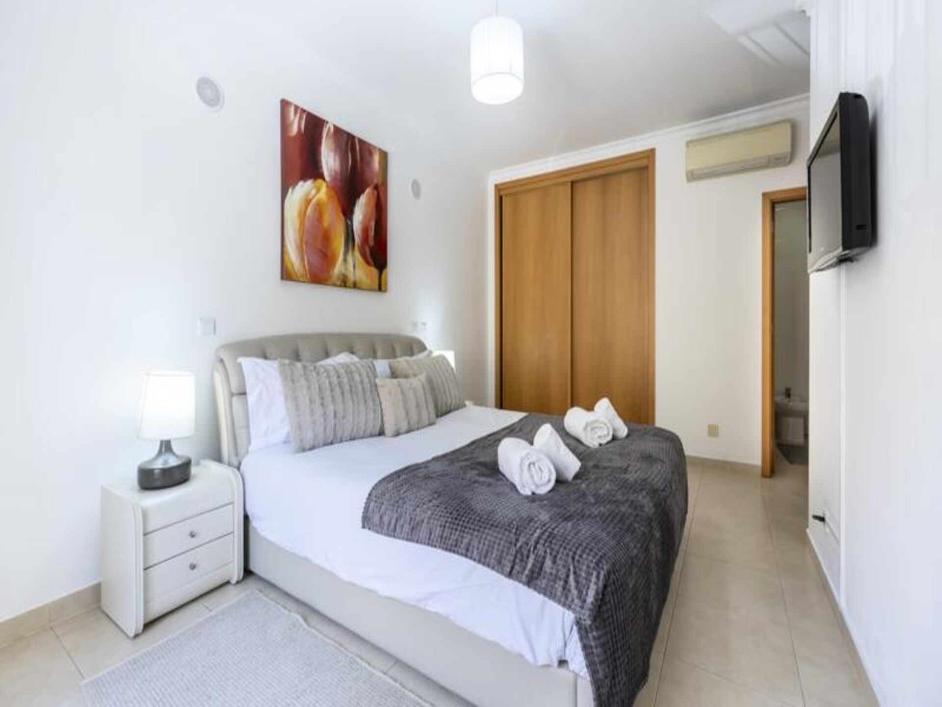 Licht appartement in Lagos met zwembad, fitness & privébalkons op zuiden - foto 8