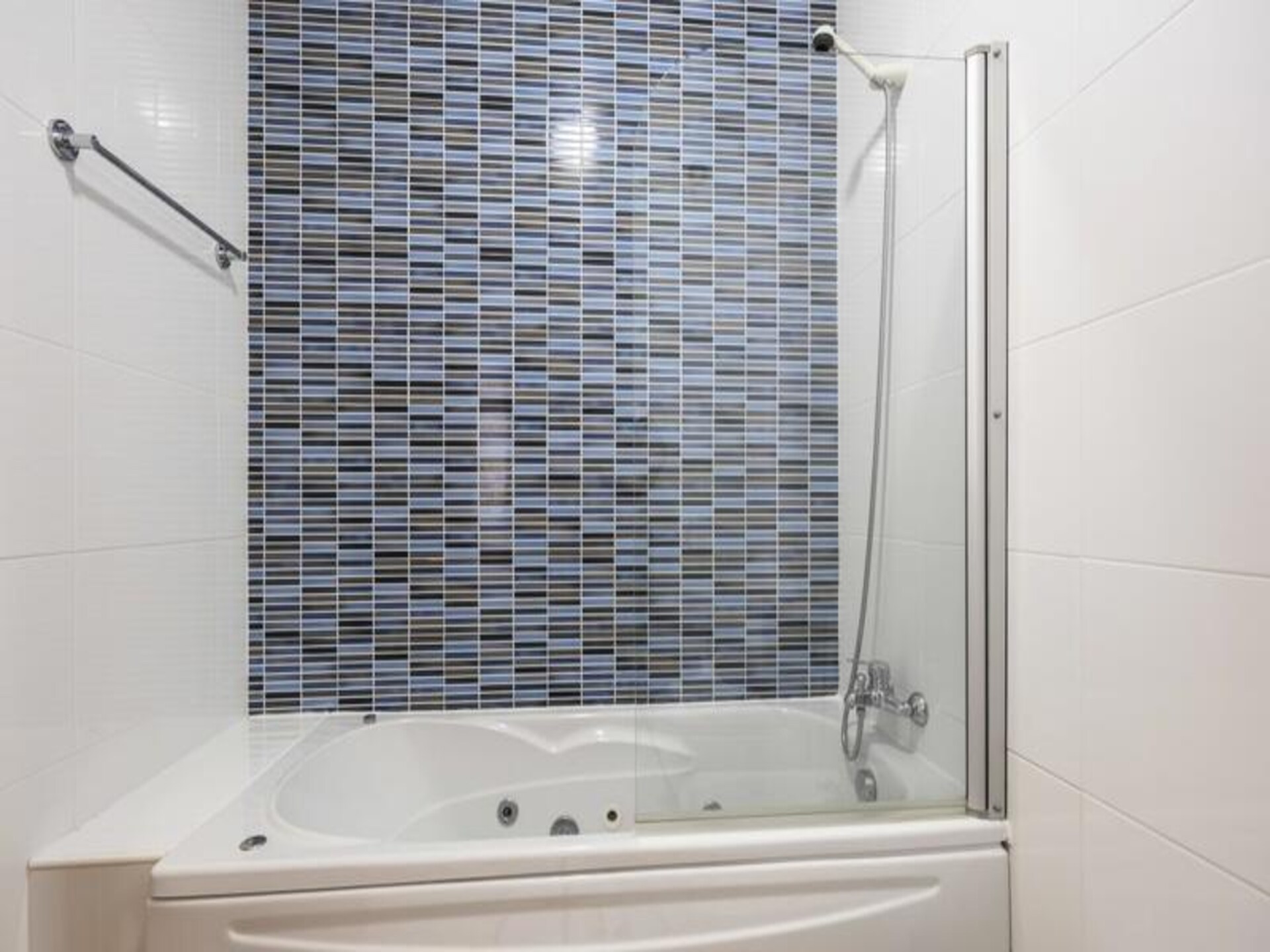 Licht appartement in Lagos met zwembad, fitness & privébalkons op zuiden - foto 11