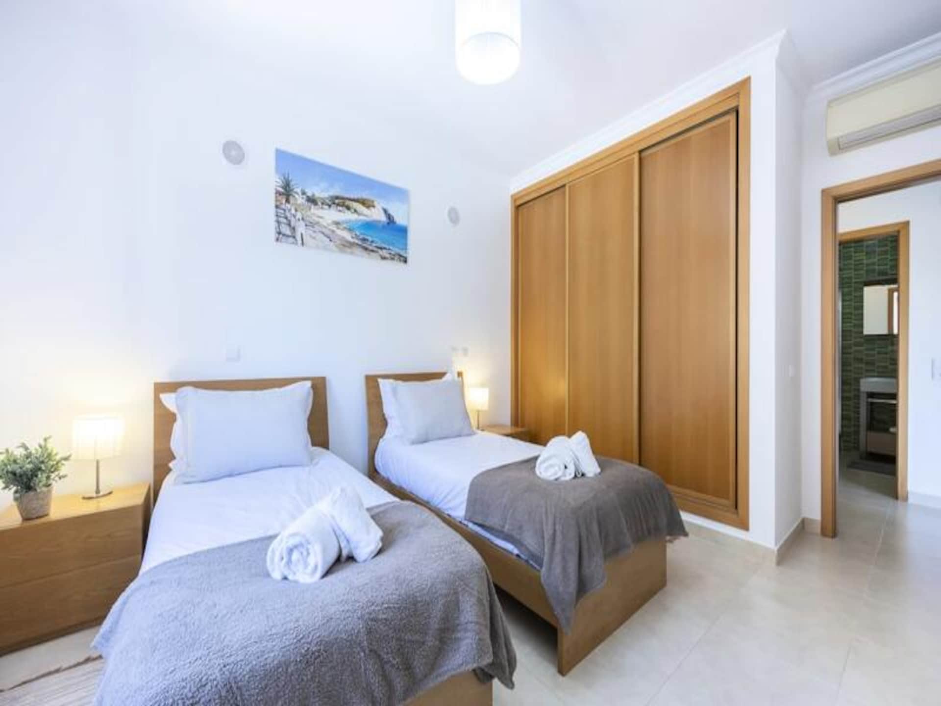 Licht appartement in Lagos met zwembad, fitness & privébalkons op zuiden - foto 12