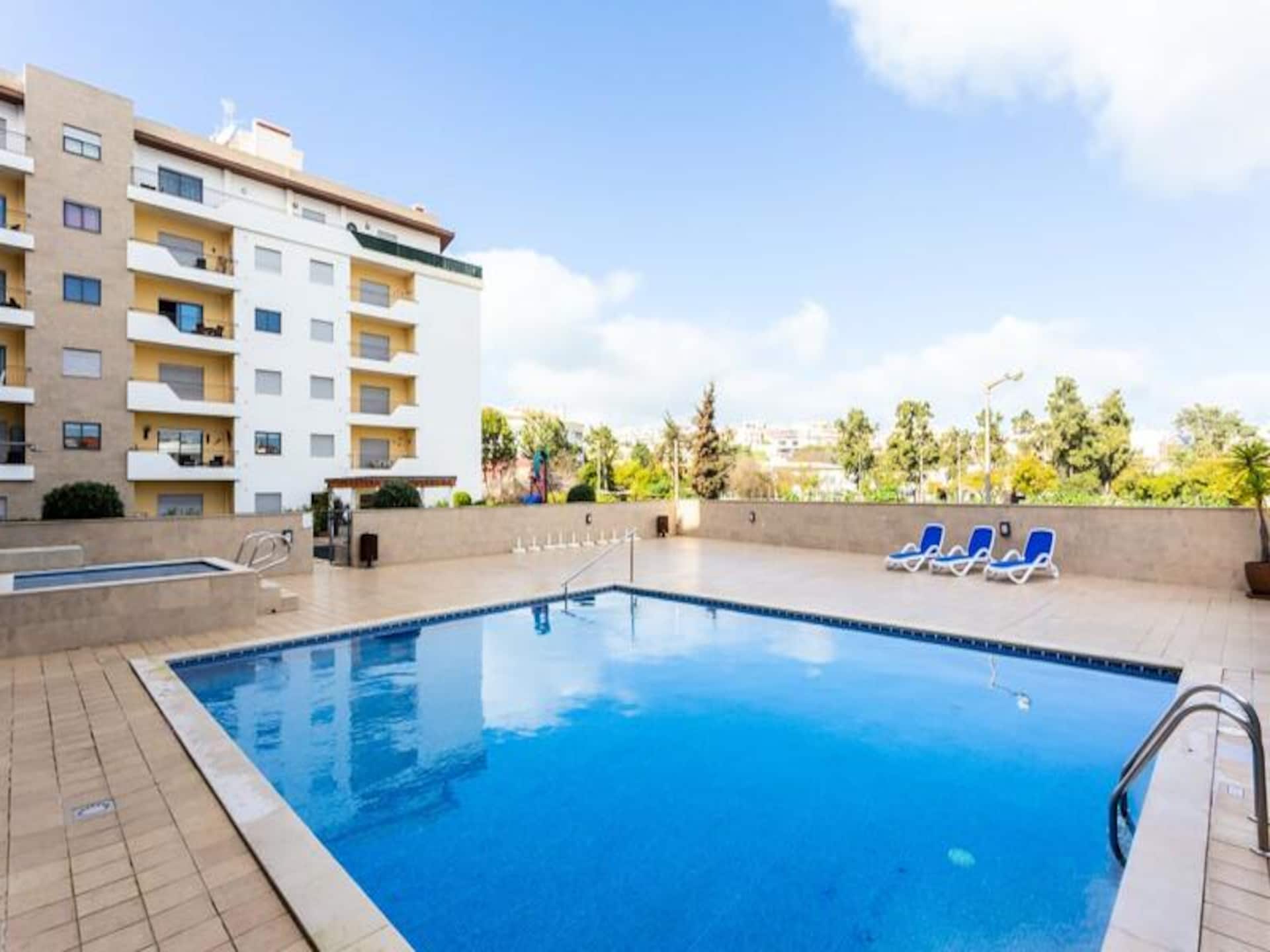 Licht appartement in Lagos met zwembad, fitness & privébalkons op zuiden - foto 20