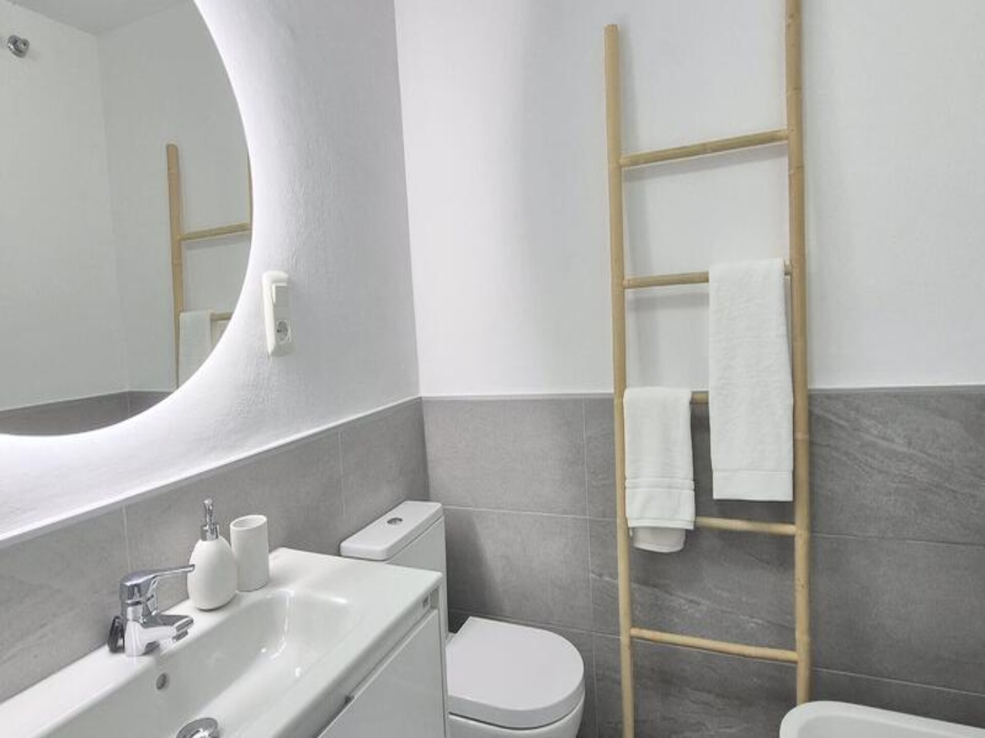 Elegant strandappartement in Mi Capricho, Mijas Costa | 2 slaapkamers, zeezicht - foto 24