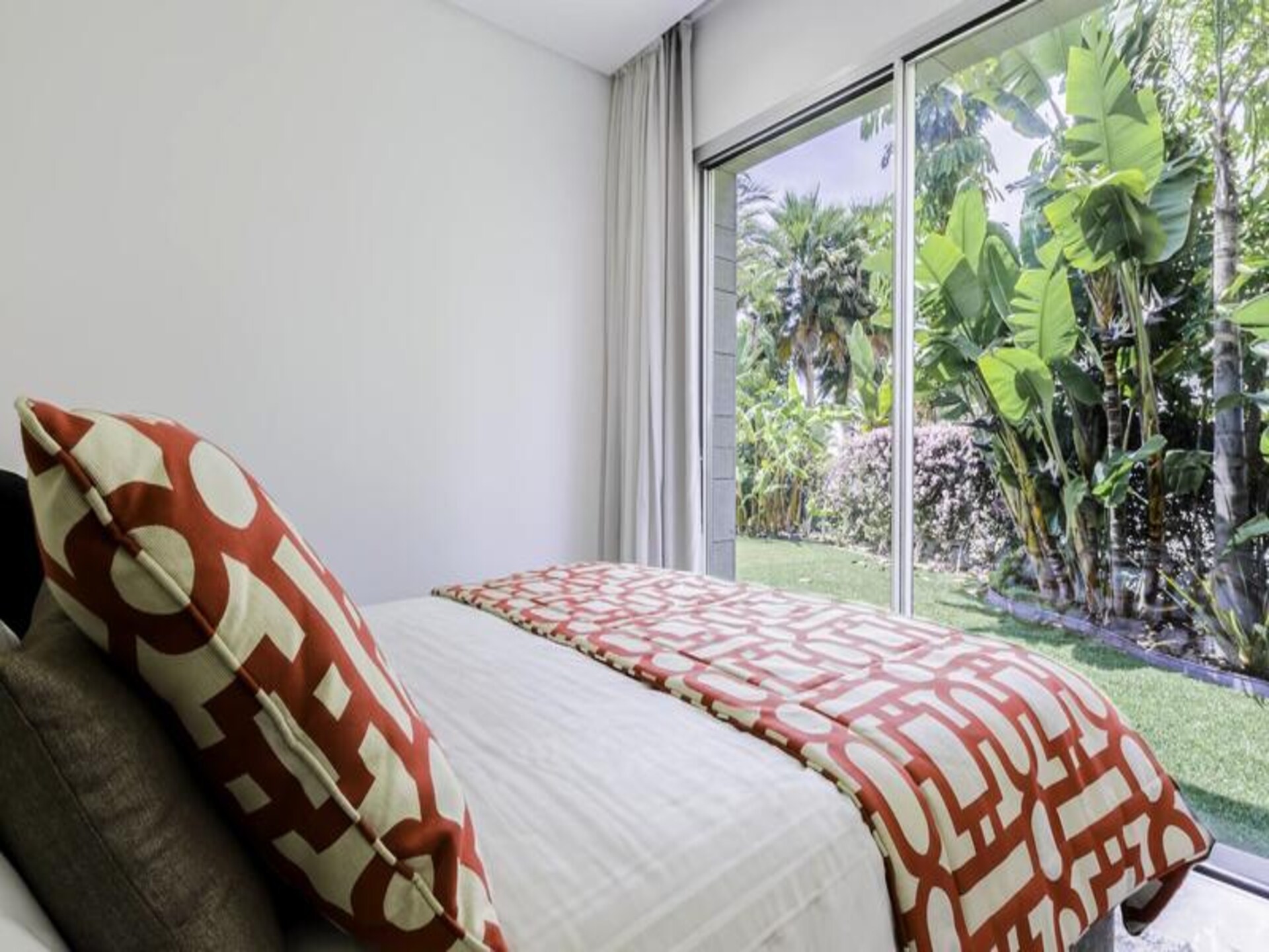 Luxe appartement bij Marbella met zeezicht, tuin en 3 slaapkamers - foto 12