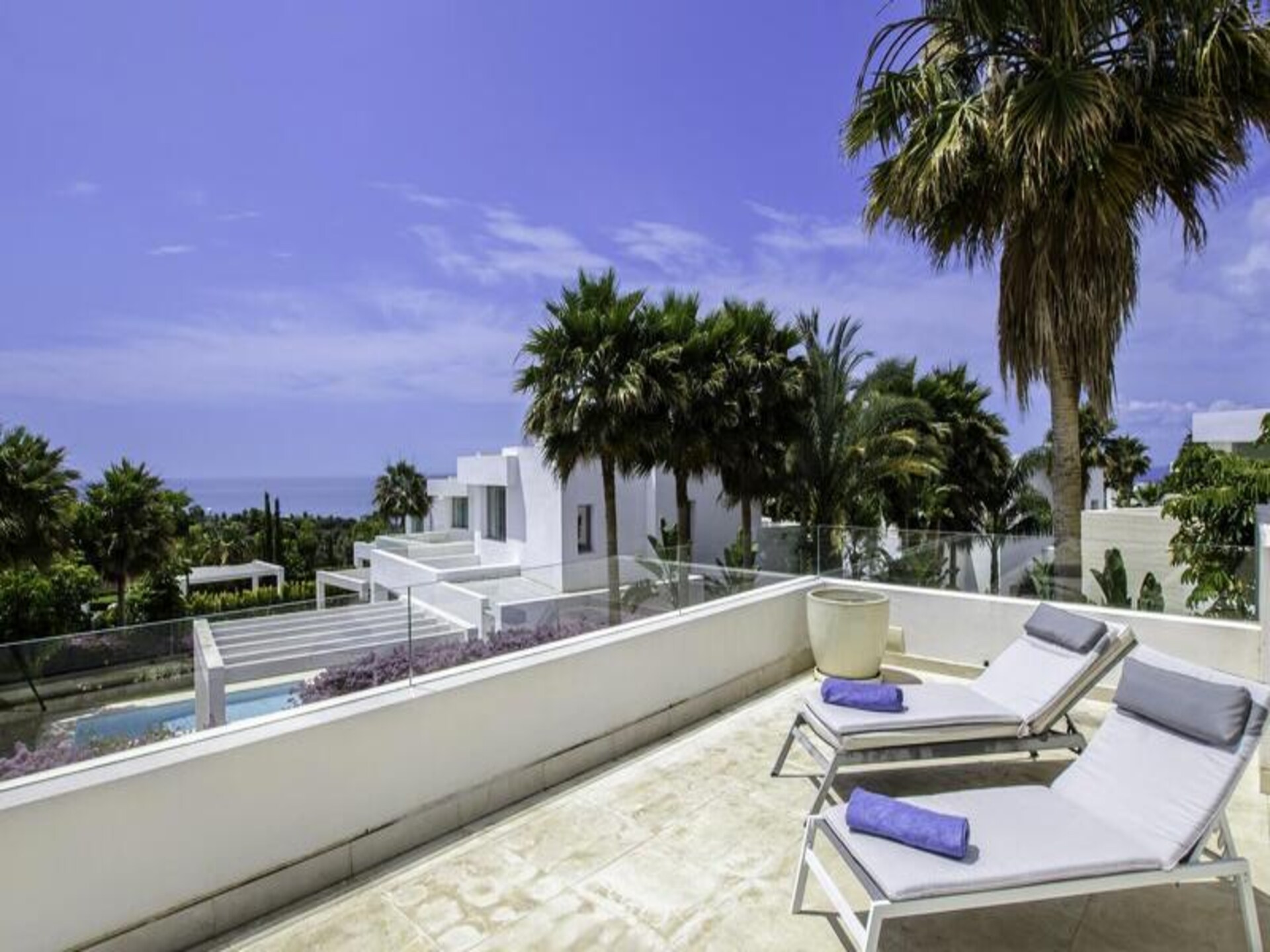 Luxe appartement bij Marbella met zeezicht, tuin en 3 slaapkamers - foto 16