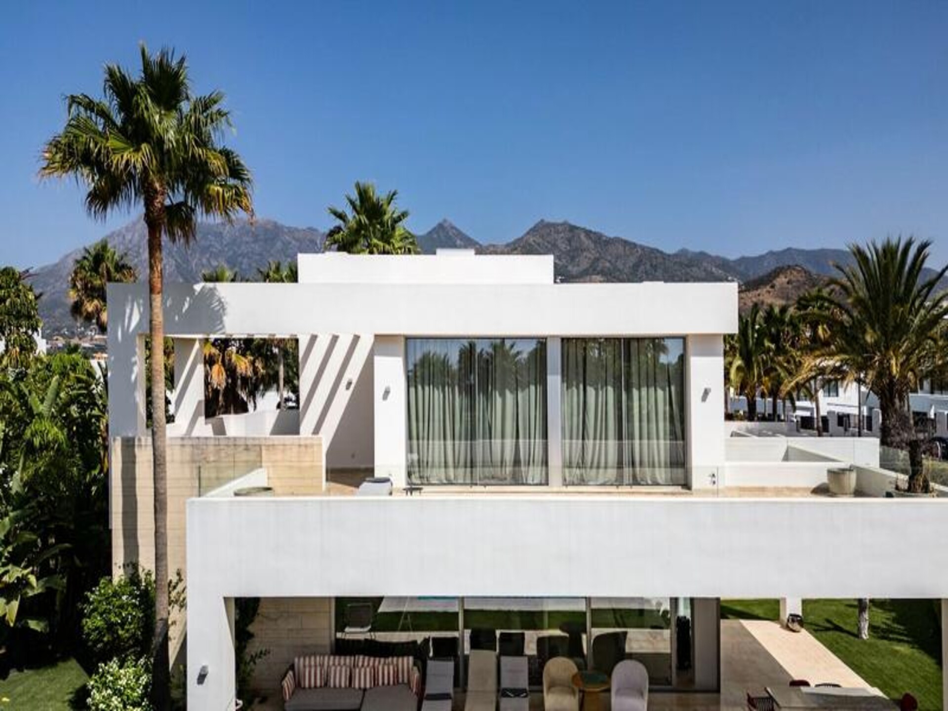 Luxe appartement bij Marbella met zeezicht, tuin en 3 slaapkamers - foto 23