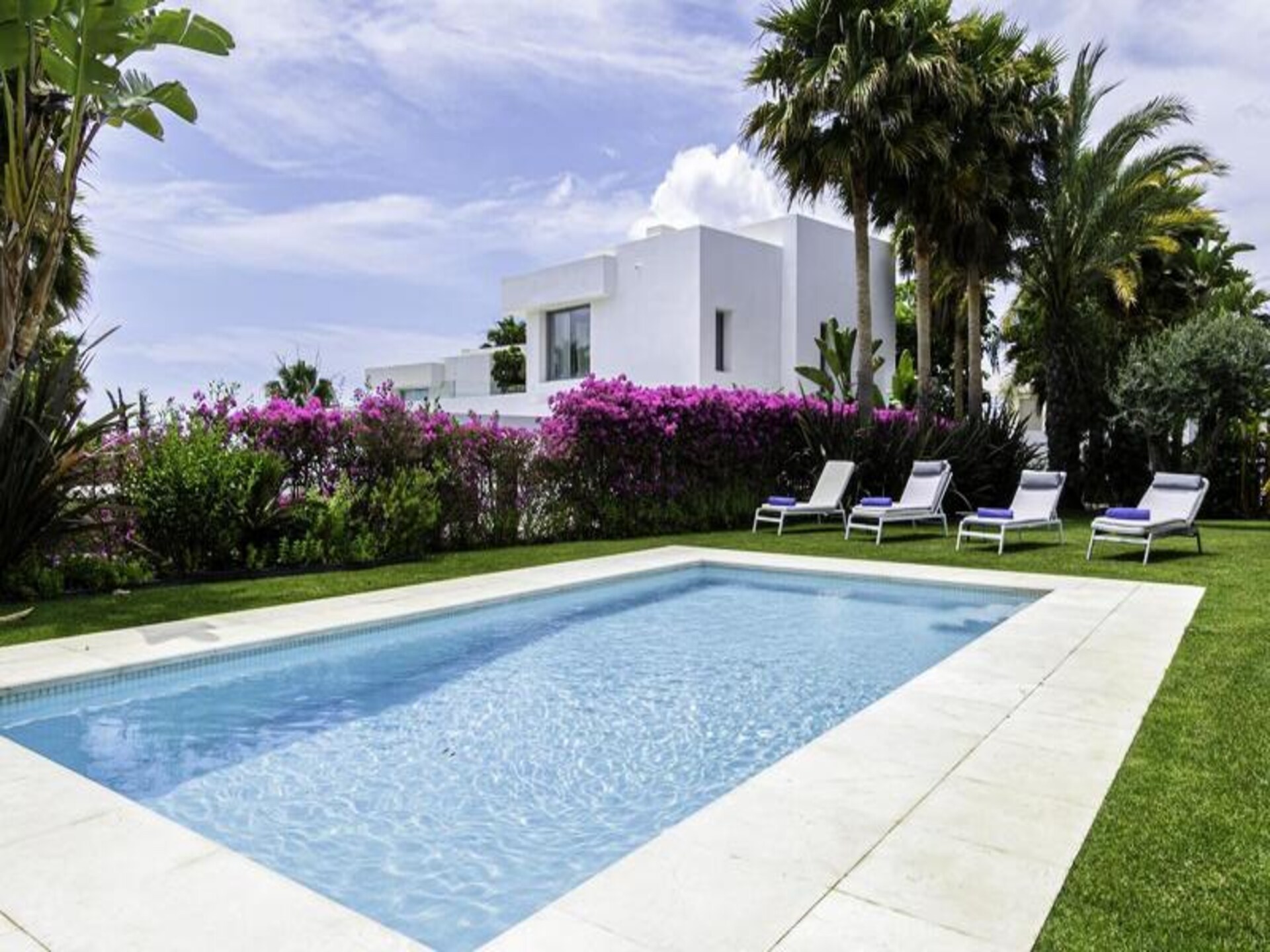 Luxe appartement bij Marbella met zeezicht, tuin en 3 slaapkamers - foto 25