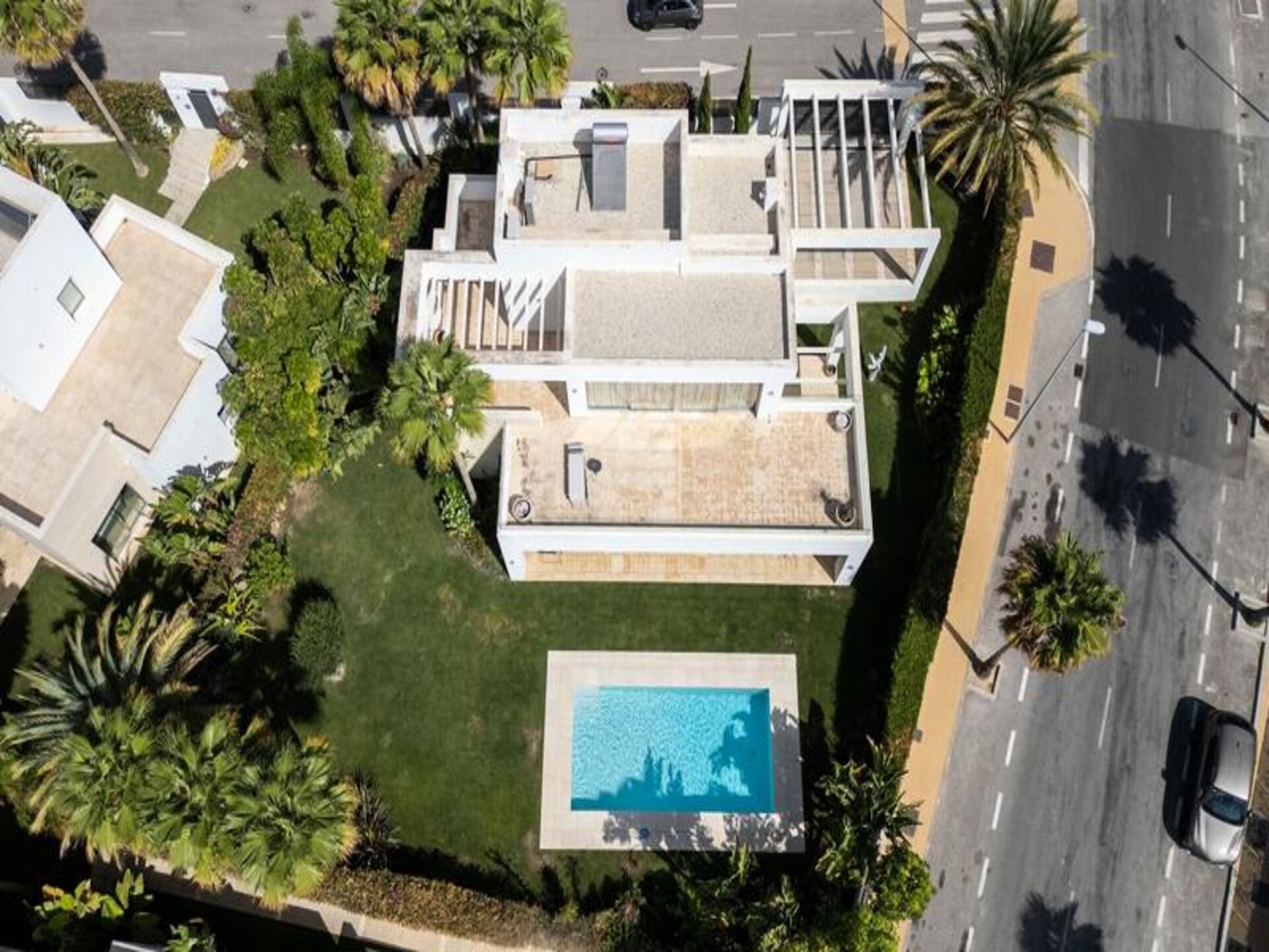 Luxe appartement bij Marbella met zeezicht, tuin en 3 slaapkamers - foto 28