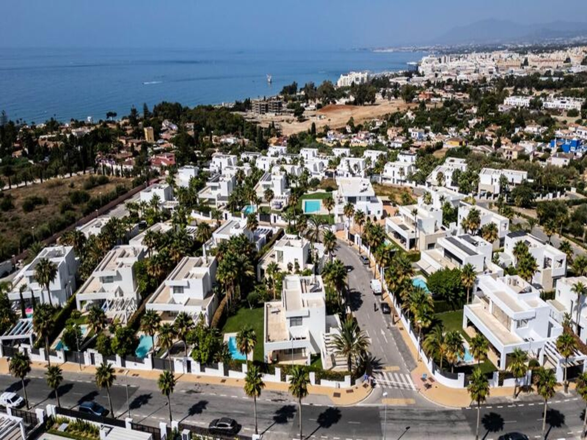 Luxe appartement bij Marbella met zeezicht, tuin en 3 slaapkamers - foto 29