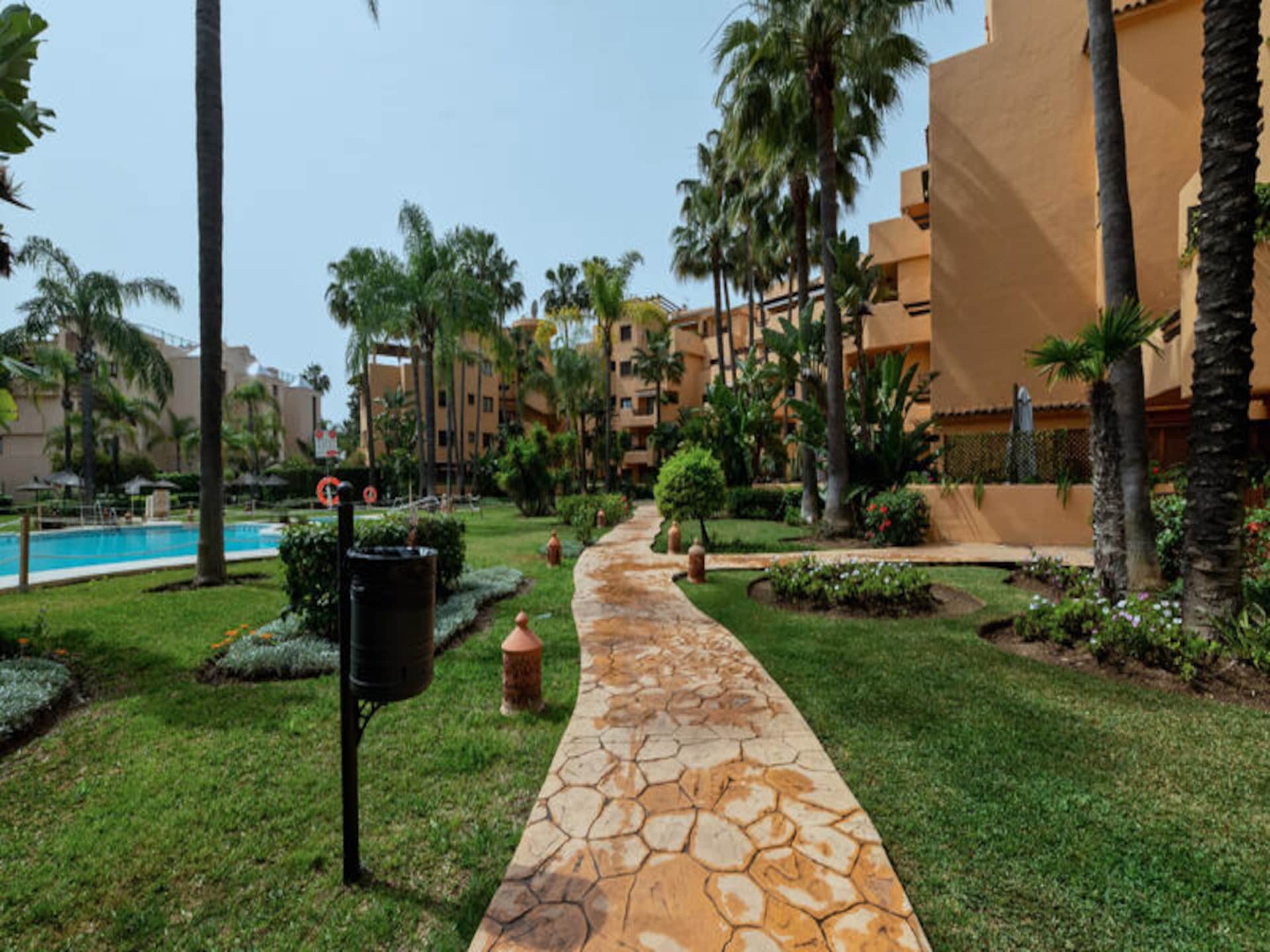 Luxe appartement aan het strand met privéstrand in Estepona - foto 31