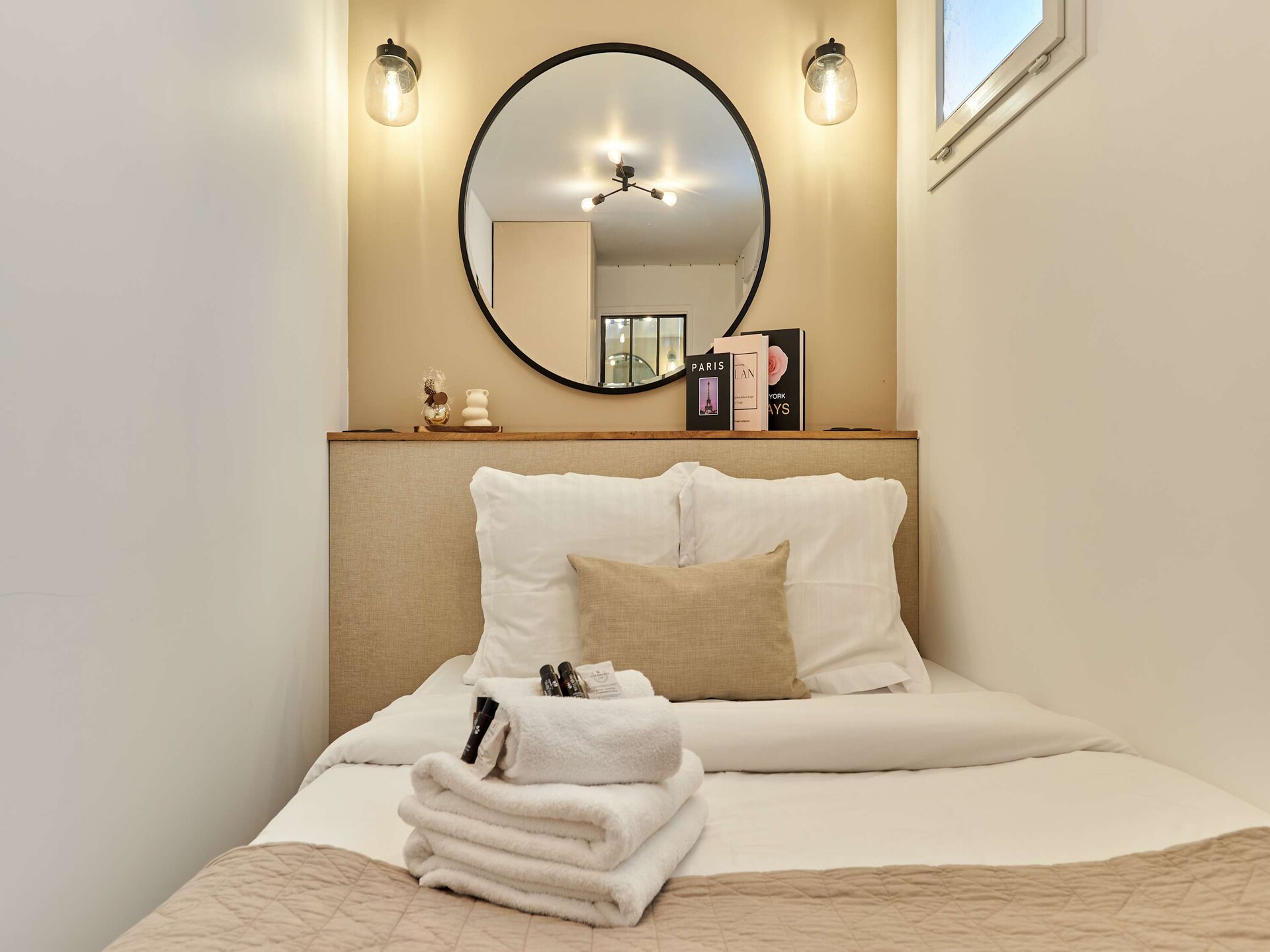 Licht appartement met mezzanine in Parijs' 20e arrondissement - foto 11