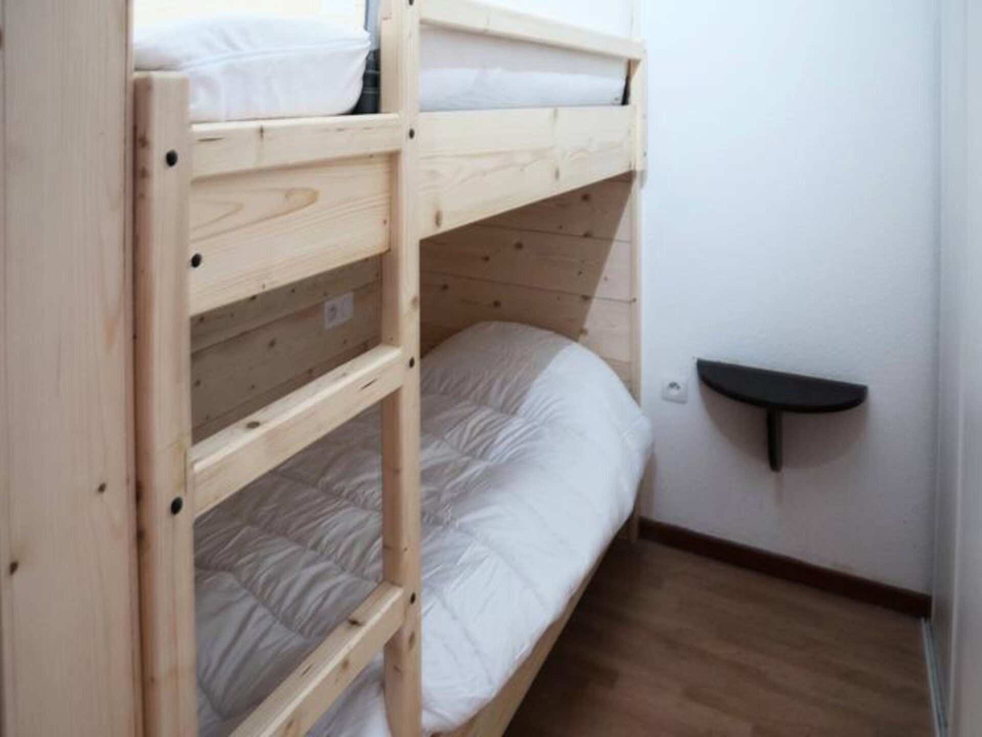 Knus appartement op de piste in Les Orres 1800 met zwembad en sauna - foto 9