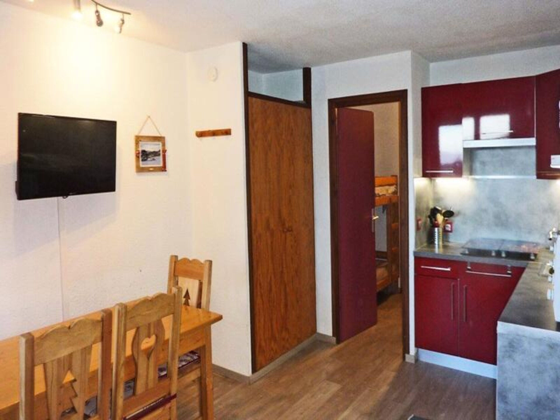Knusse studio voor 6 in Les Orres, direct aan de piste met balkon - foto 5