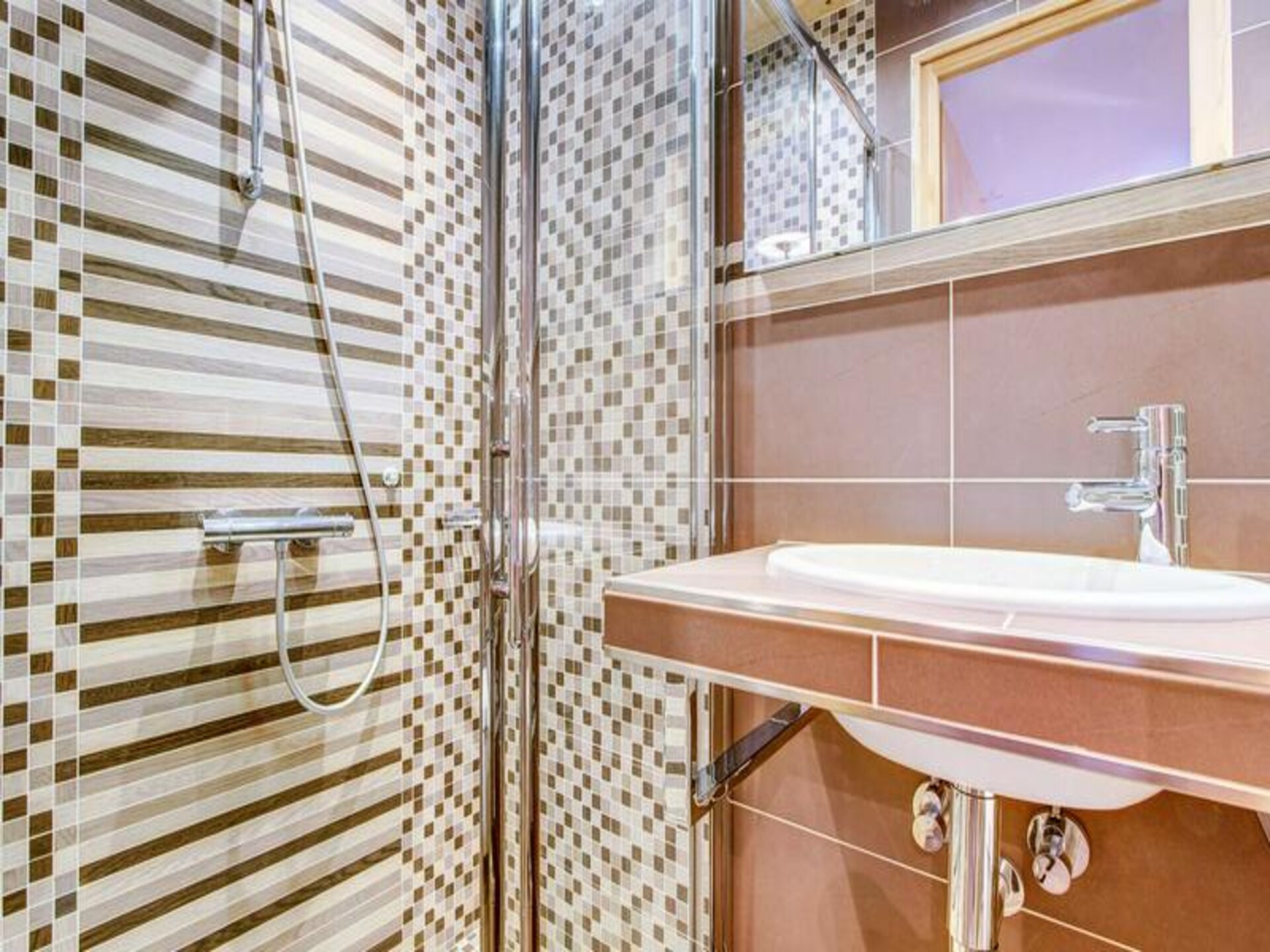 Chalet Le Meleze: Luxe familiechalet met sauna in Morzine, 12 pers., 280m² - foto 15