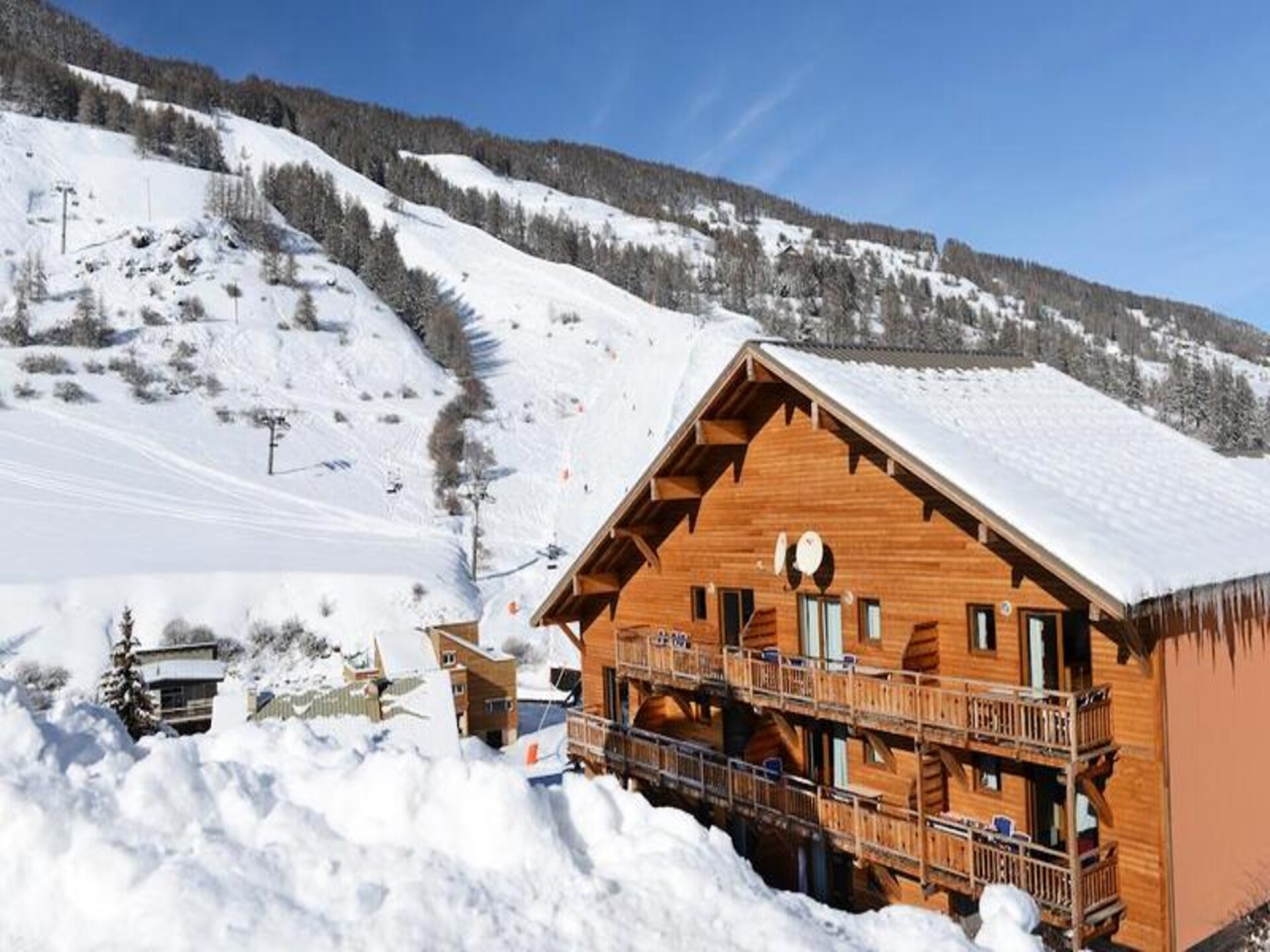 Appartement in Vars met uitzicht op de piste en zwembad - foto 6