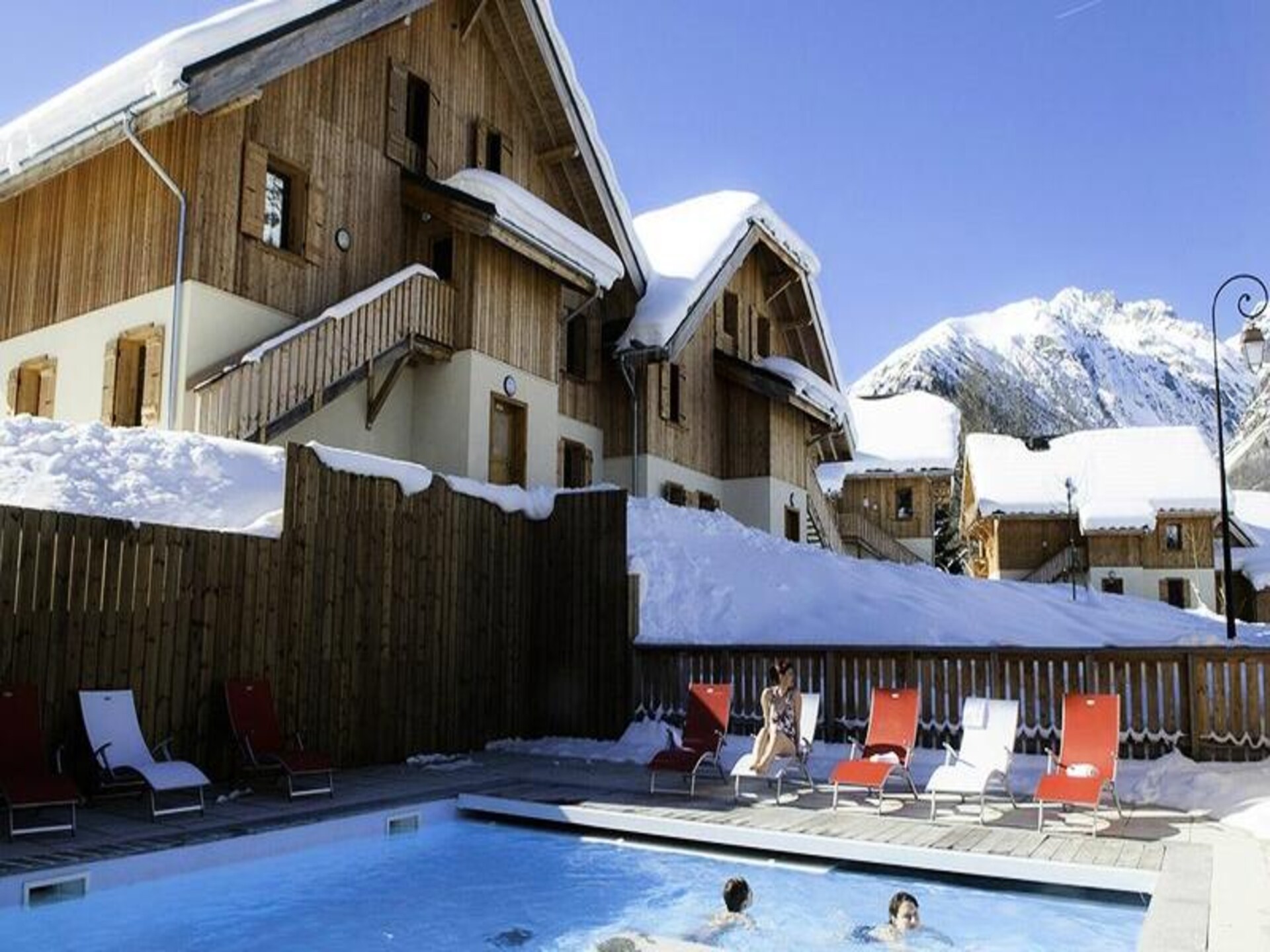 Alpine charme in Saint-Colomban: appartement voor 5 met zwembad - foto 1