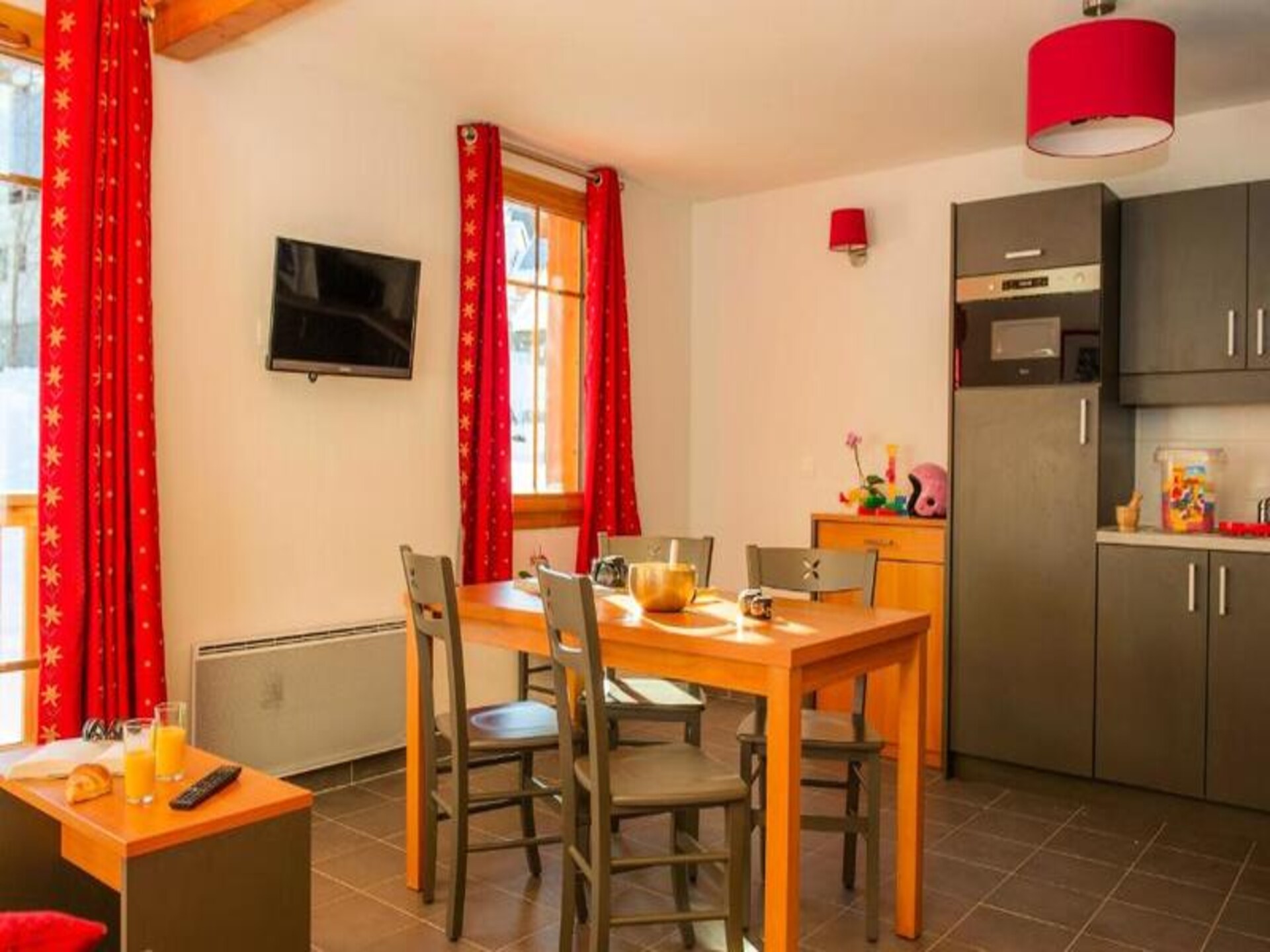 Alpine charme in Saint-Colomban: appartement voor 5 met zwembad - foto 7