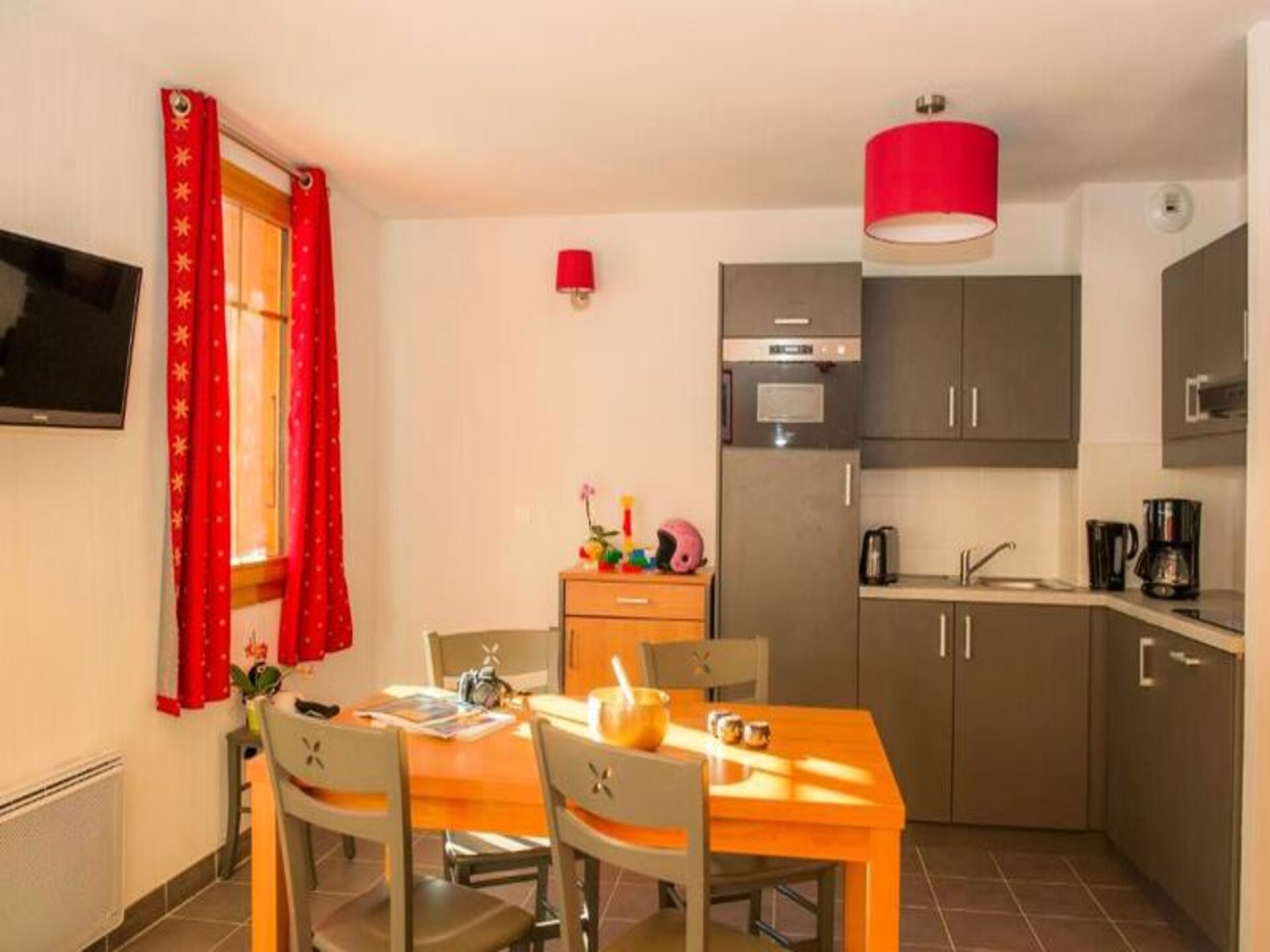 Alpine charme in Saint-Colomban: appartement voor 5 met zwembad - foto 9