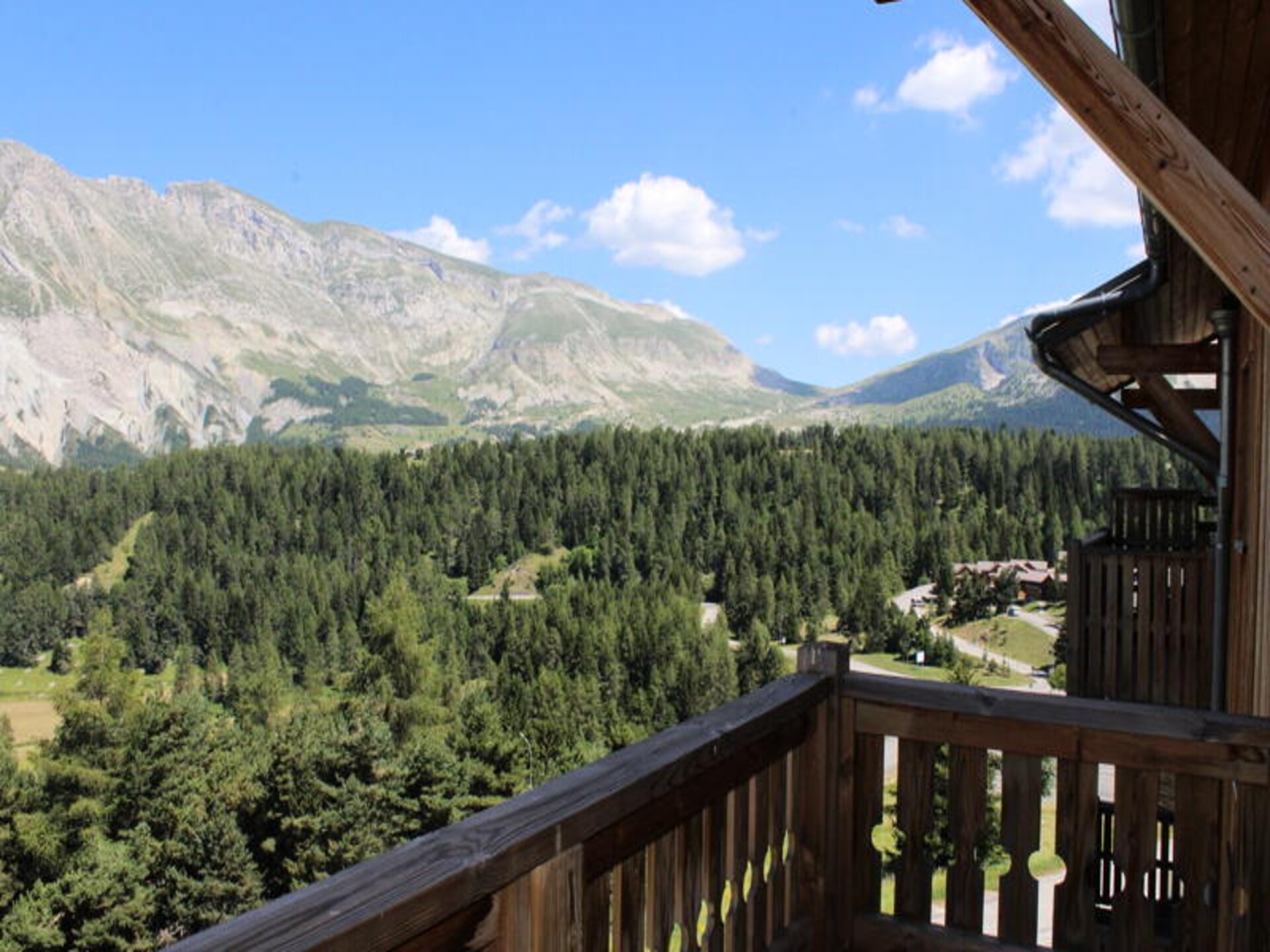 Appartement 6 pers. met balkon en uitzicht op Pic de Bure, vlakbij de piste - foto 11