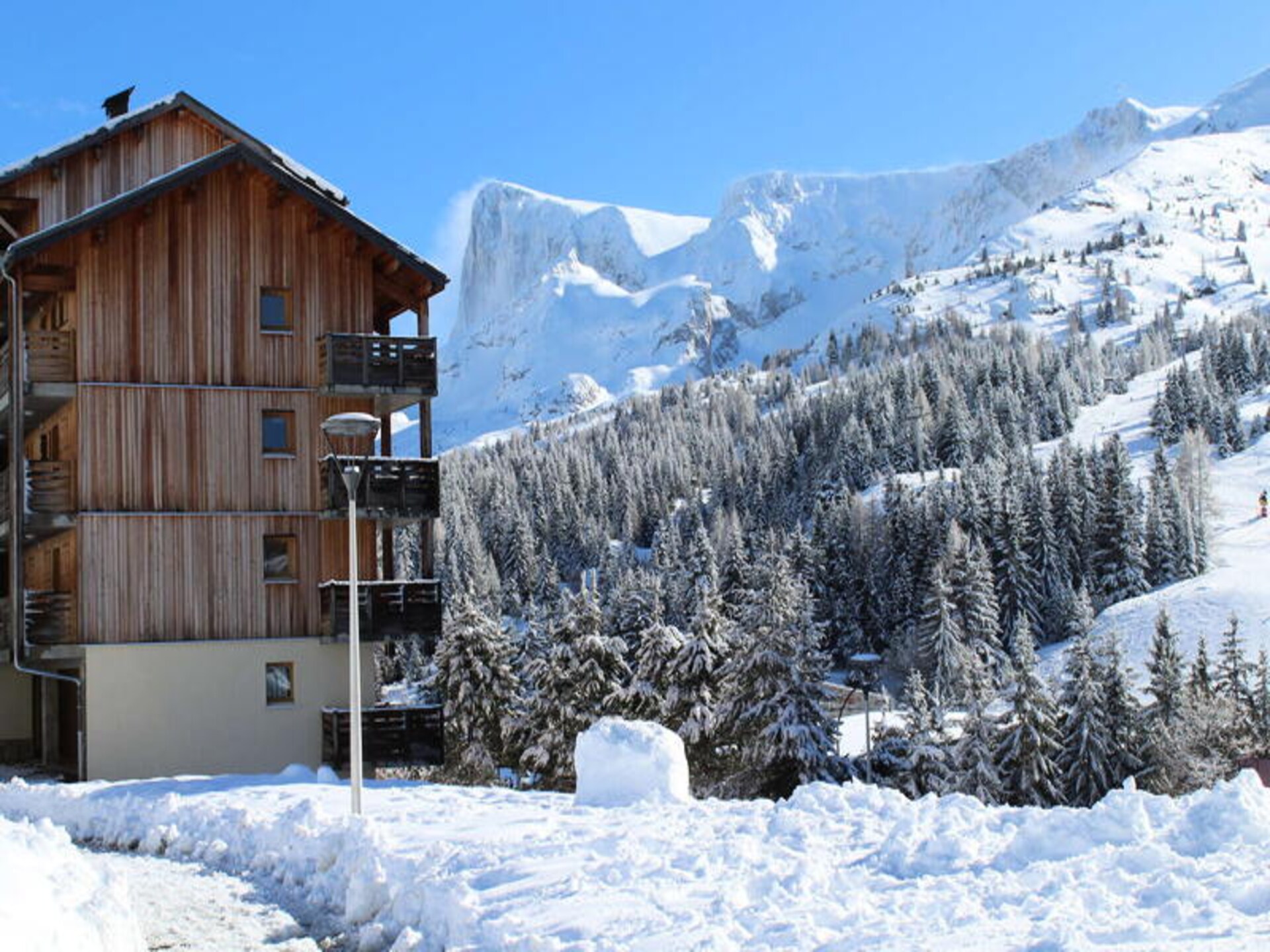 Appartement 6p in Le Dévoluy, direct aan de piste met balkon op zuiden - foto 2