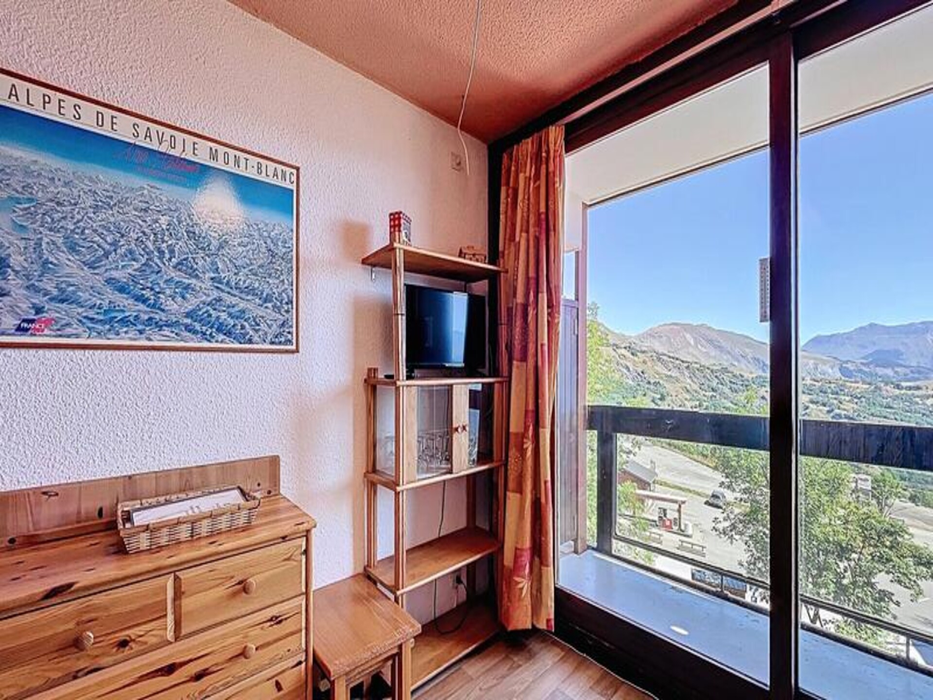Knus appartement met balkon en uitzicht op de vallei, vlakbij de piste - foto 16