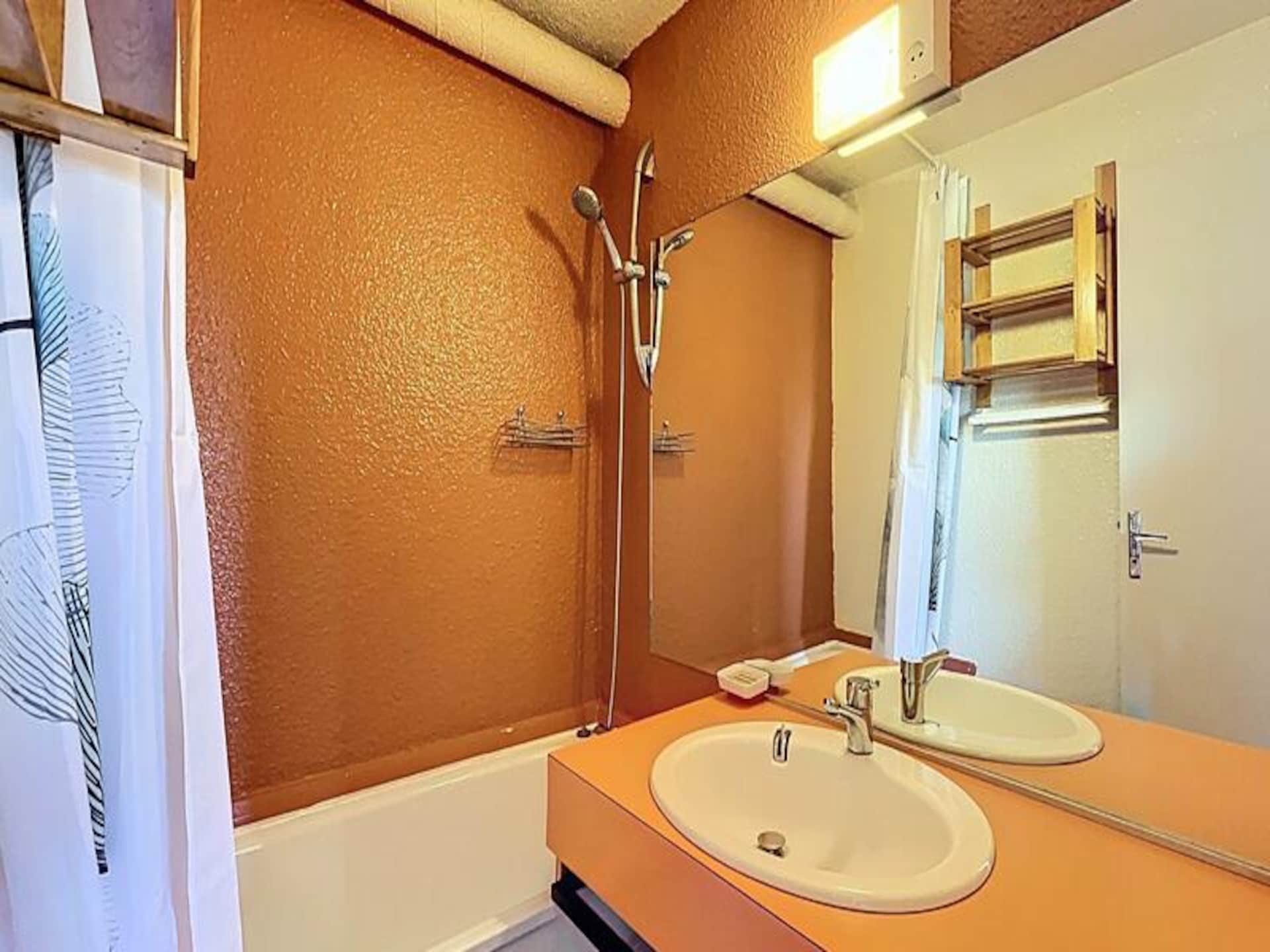 Knus appartement met balkon en uitzicht op de vallei, vlakbij de piste - foto 19