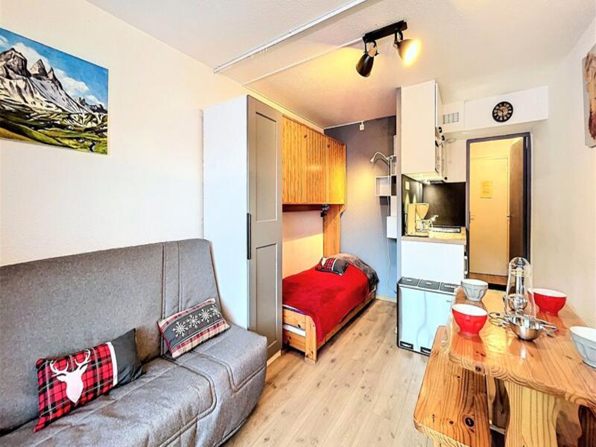 Knusse studio op de piste in Le Corbier met zuidbalkon en zwembad - foto 11