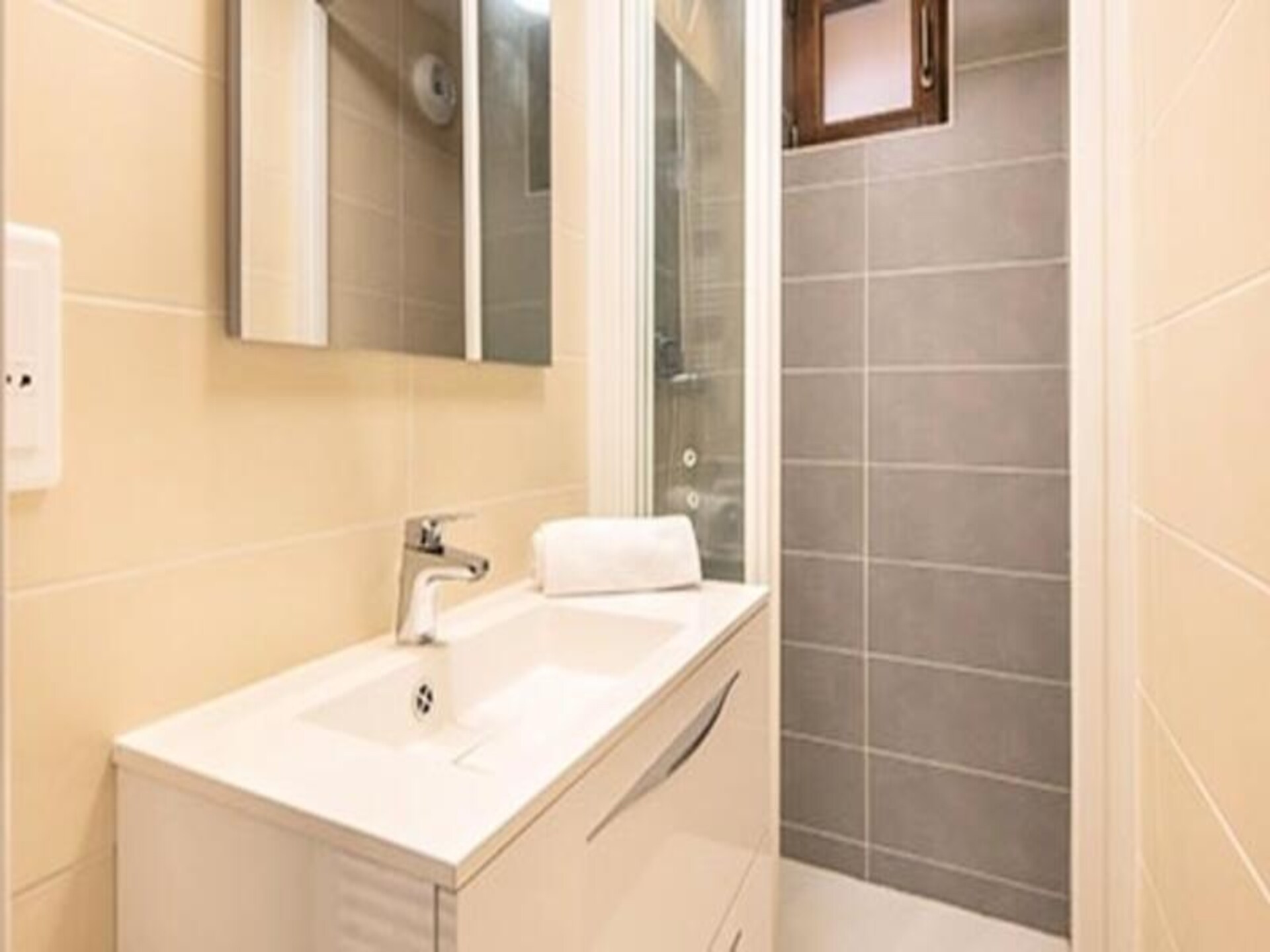 Knus appartement voor 5 in Saint-Léger-les-Mélèzes met balkon en uitzicht - foto 12