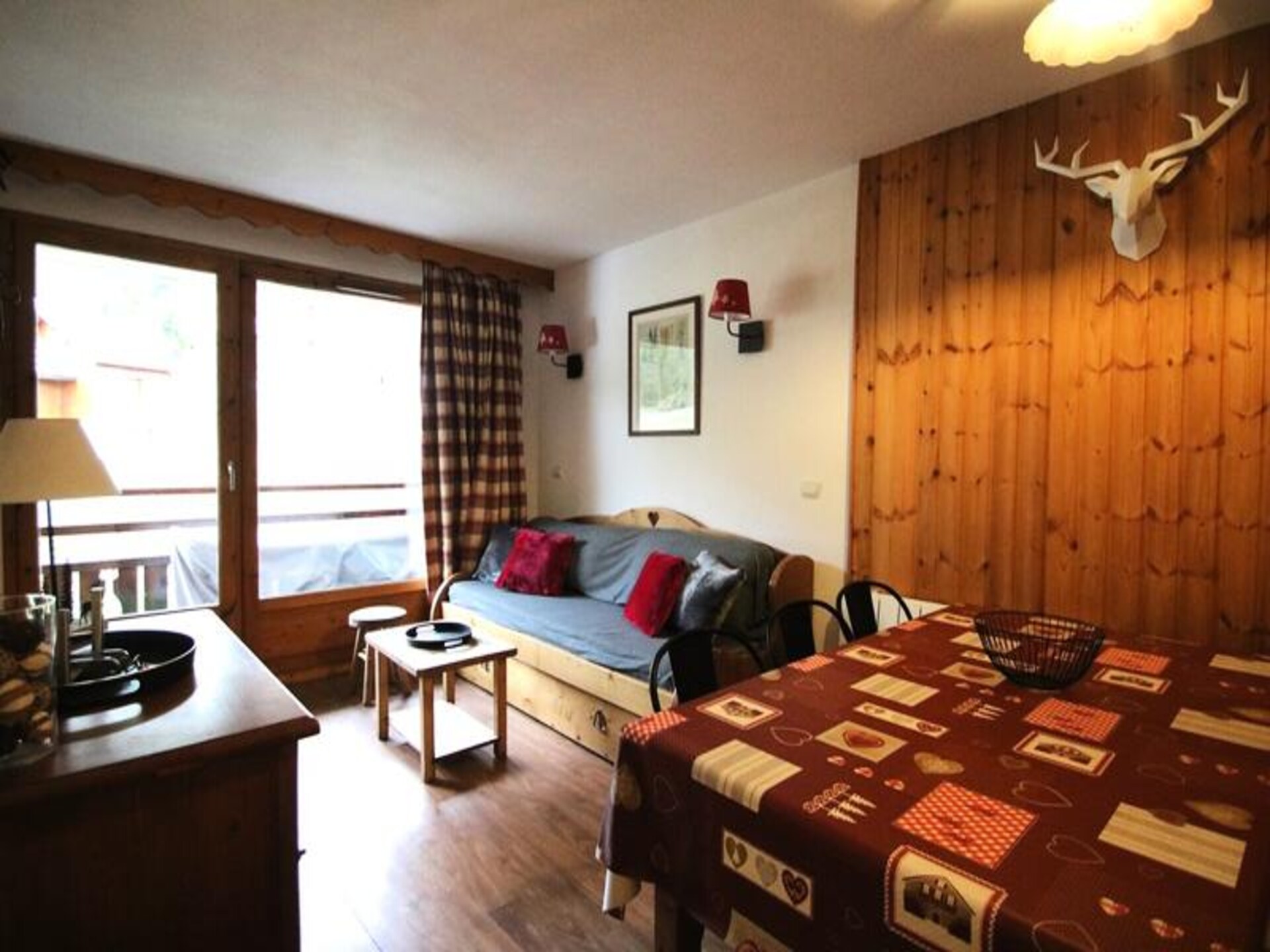 Knus appartement op de piste in Puy Saint Vincent met zwembad en sauna - foto 2