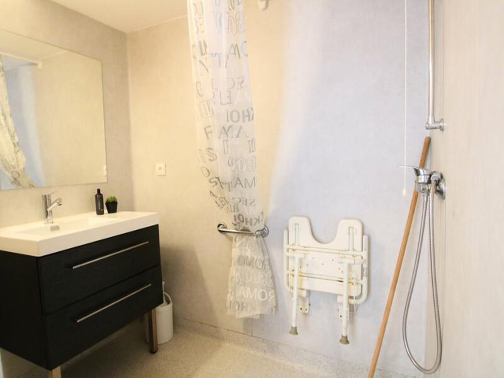 Appartement op 1800m met directe piste-toegang en zwembad in Puy Saint Vincent - foto 6