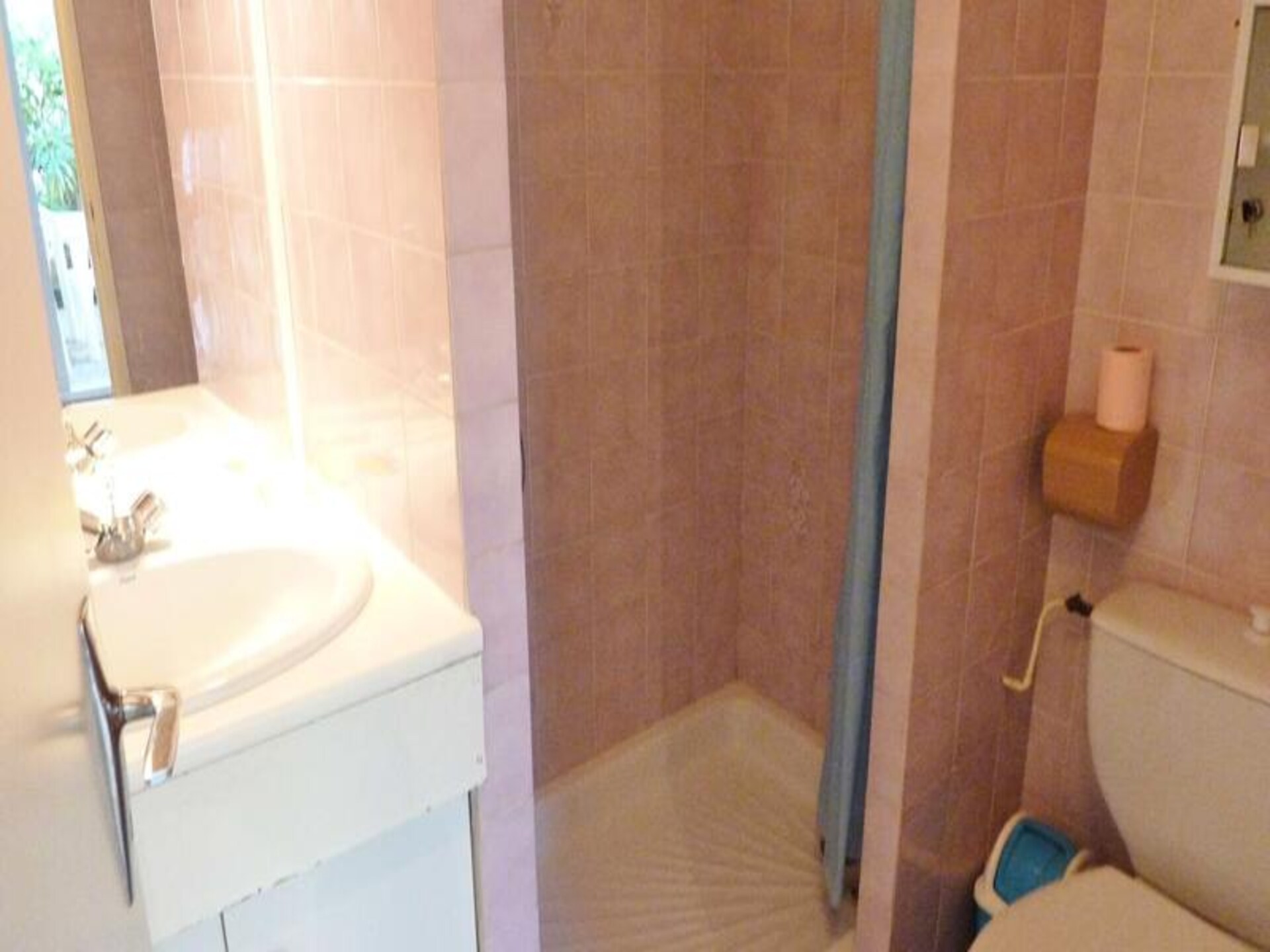 Licht appartement met airco en terras nabij de kust van Marseillan - foto 8