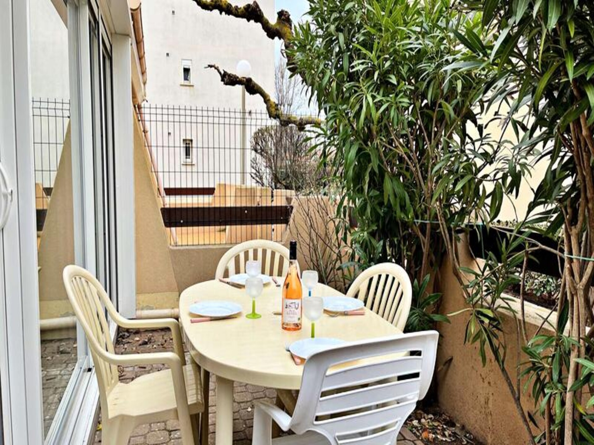 Licht appartement met airco en terras nabij de kust van Marseillan - foto 9