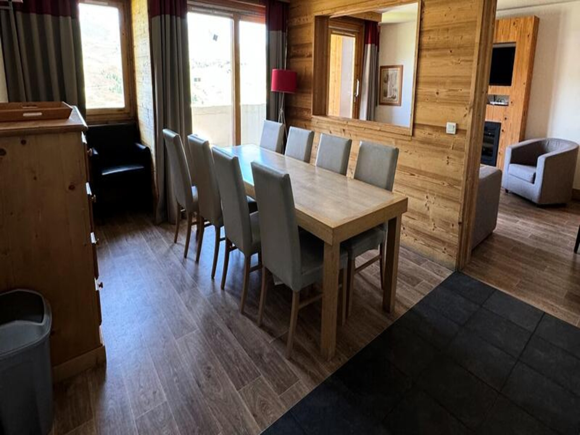 Ruim 10-persoons appartement met zwembad en sauna direct aan de piste in Belle Plagne - foto 9