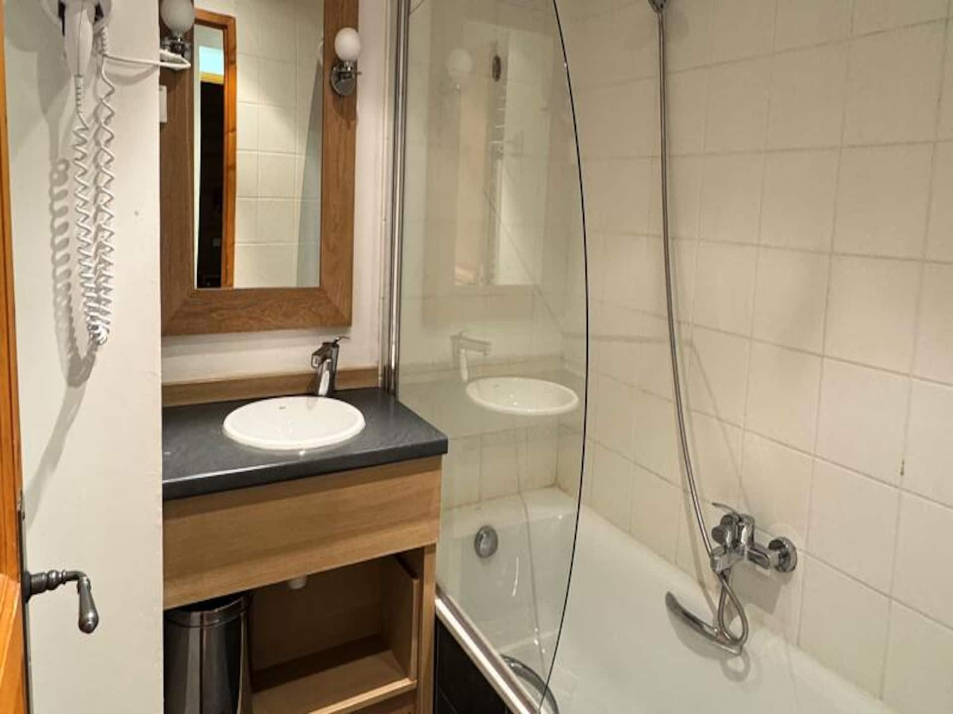 Ruim 10-persoons appartement met zwembad en sauna direct aan de piste in Belle Plagne - foto 15