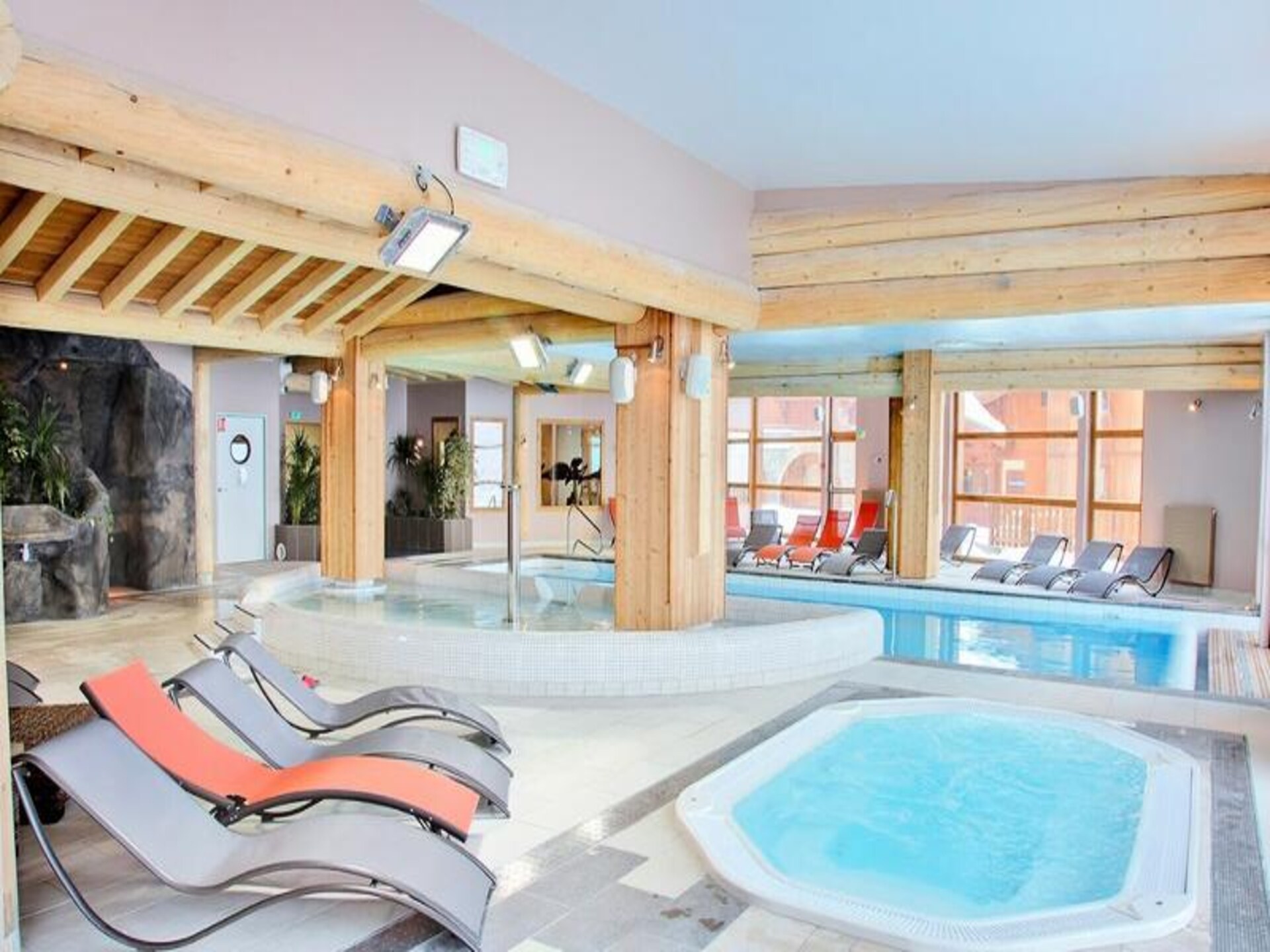 Panoramisch 6-slaapkamerappartement met sauna op 50m van de piste - foto 9
