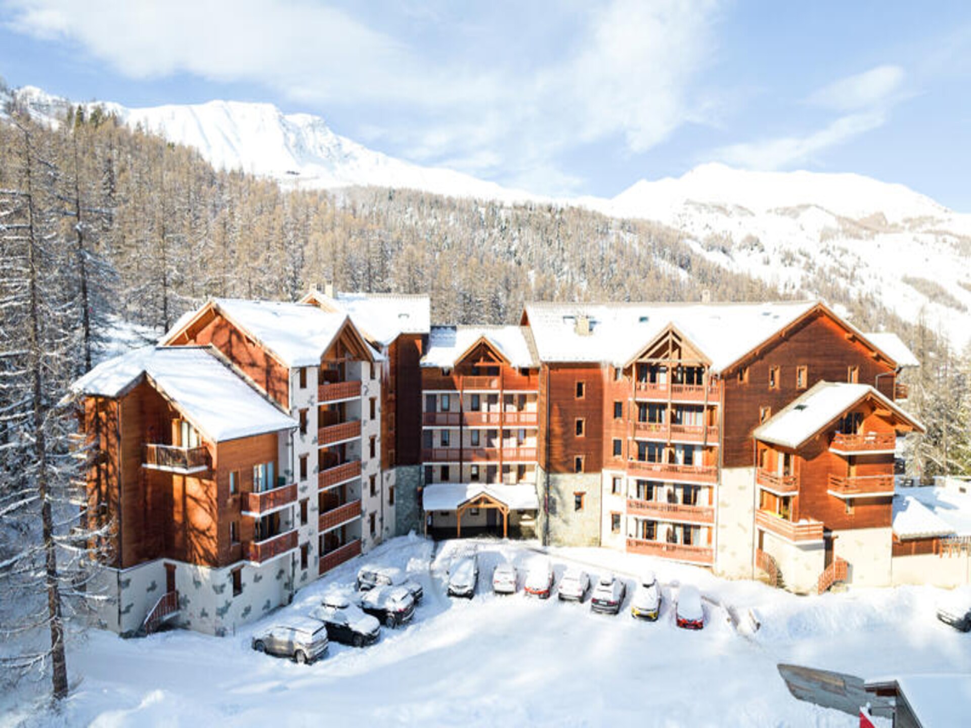Appartement in Vars met ski-in/ski-out, zwembad en balkon voor 4 personen - foto 1