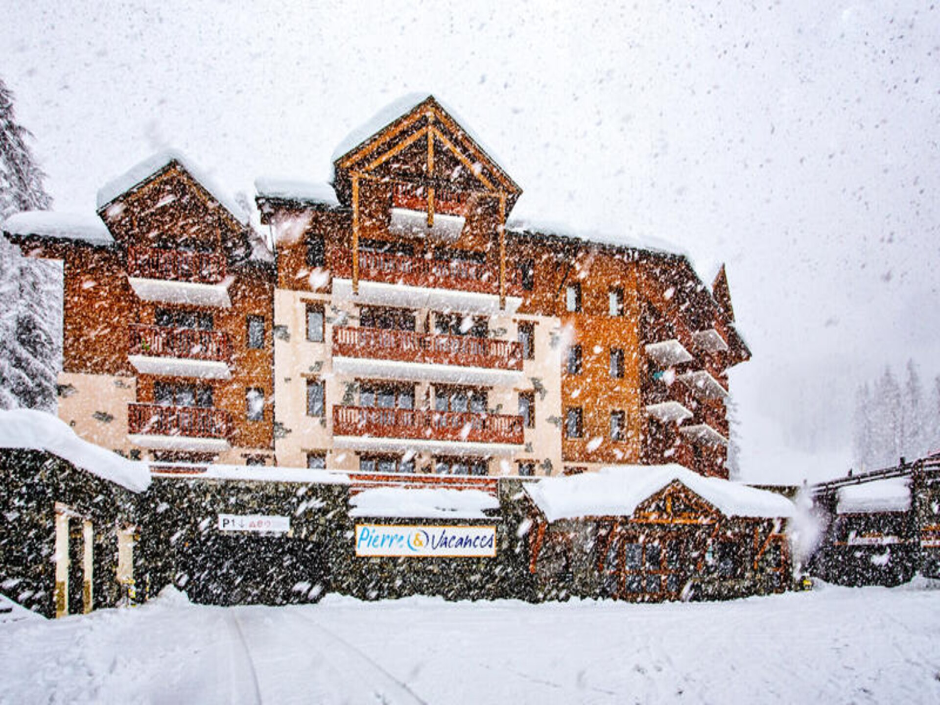Appartement in Vars met ski-in/ski-out, zwembad en balkon voor 4 personen - foto 6